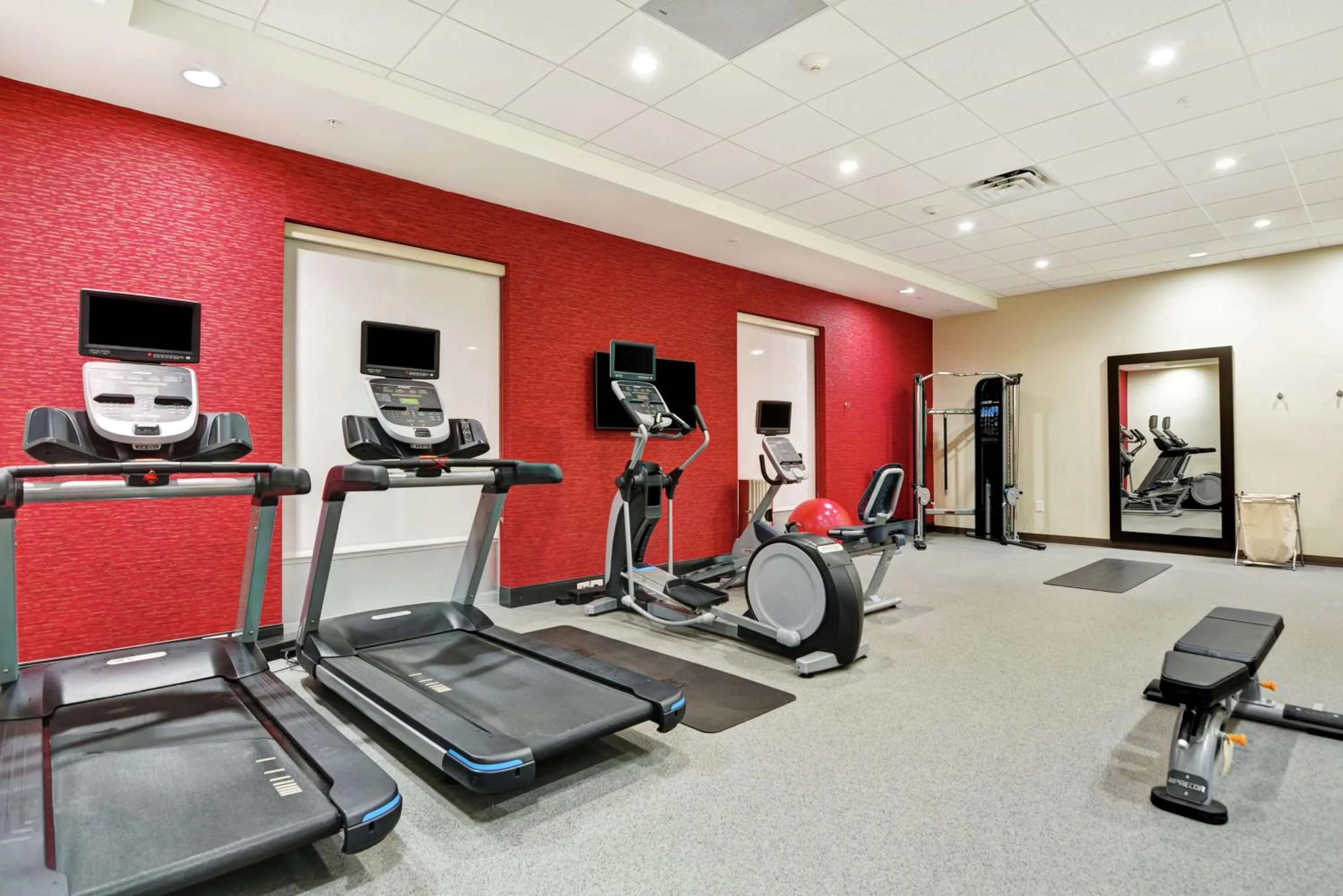 Fitness centre/facilities in Home2 Suites Charleston West Ashley