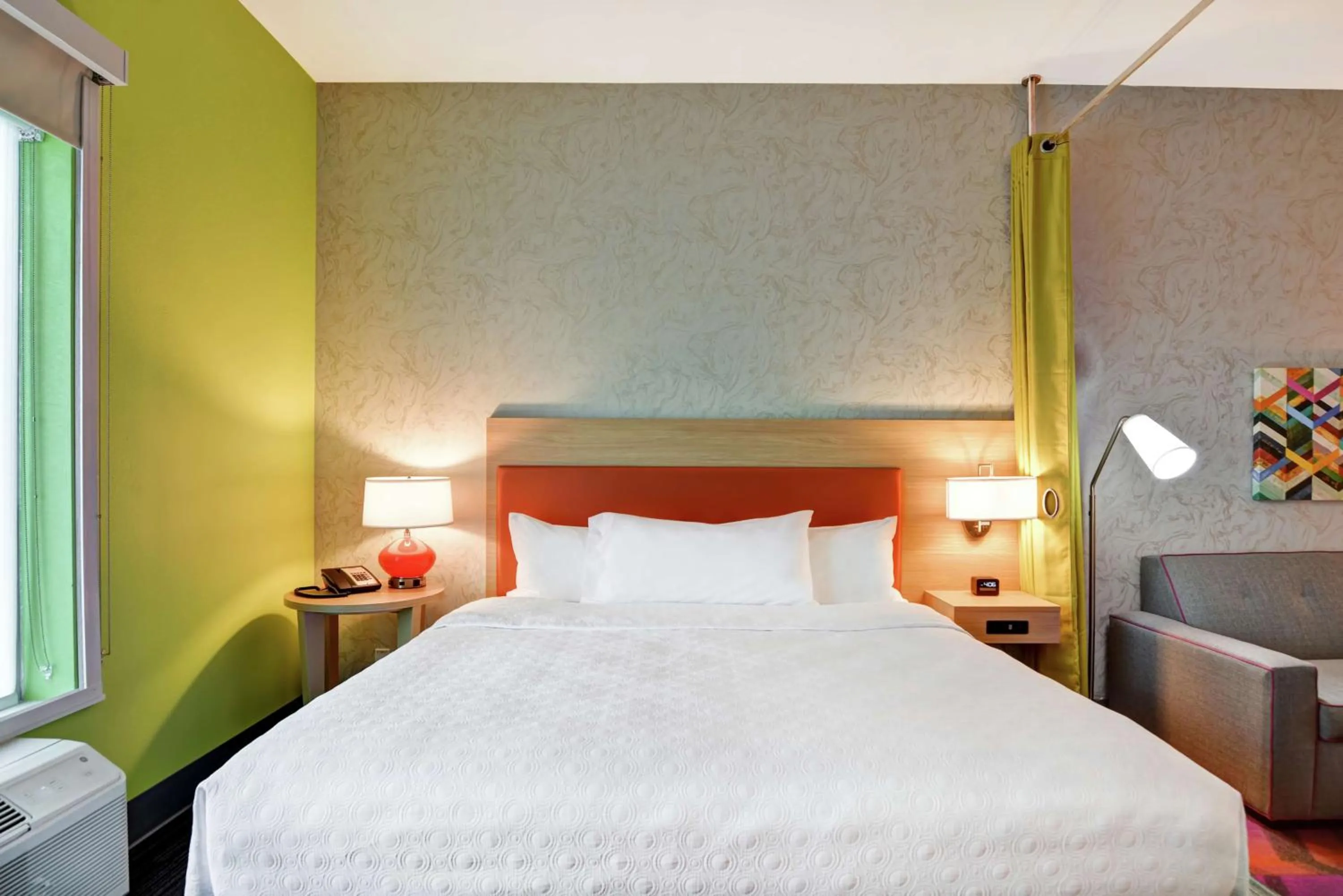 Bed in Home2 Suites Charleston West Ashley