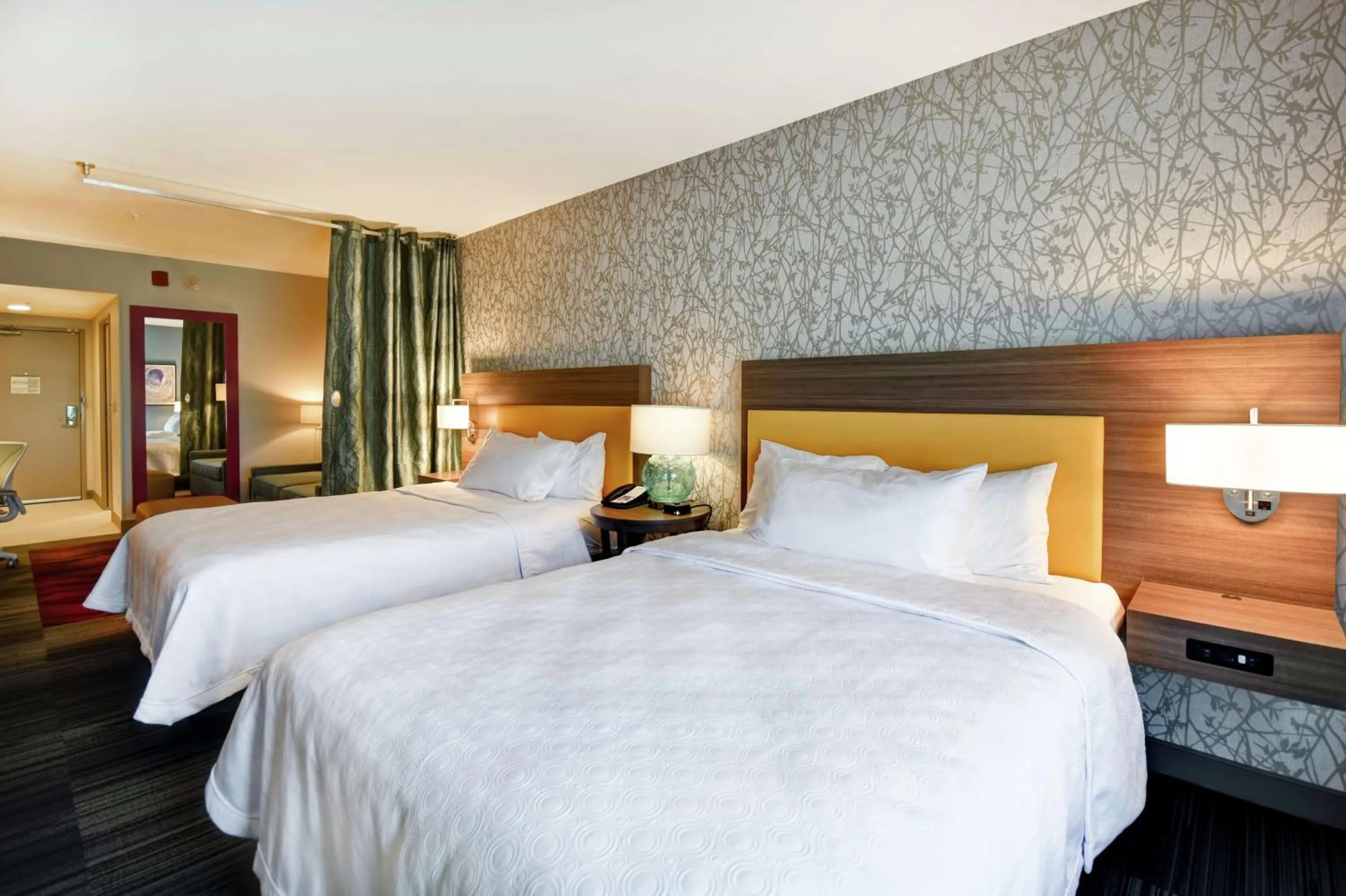 Living room, Bed in Home2 Suites By Hilton Terre Haute