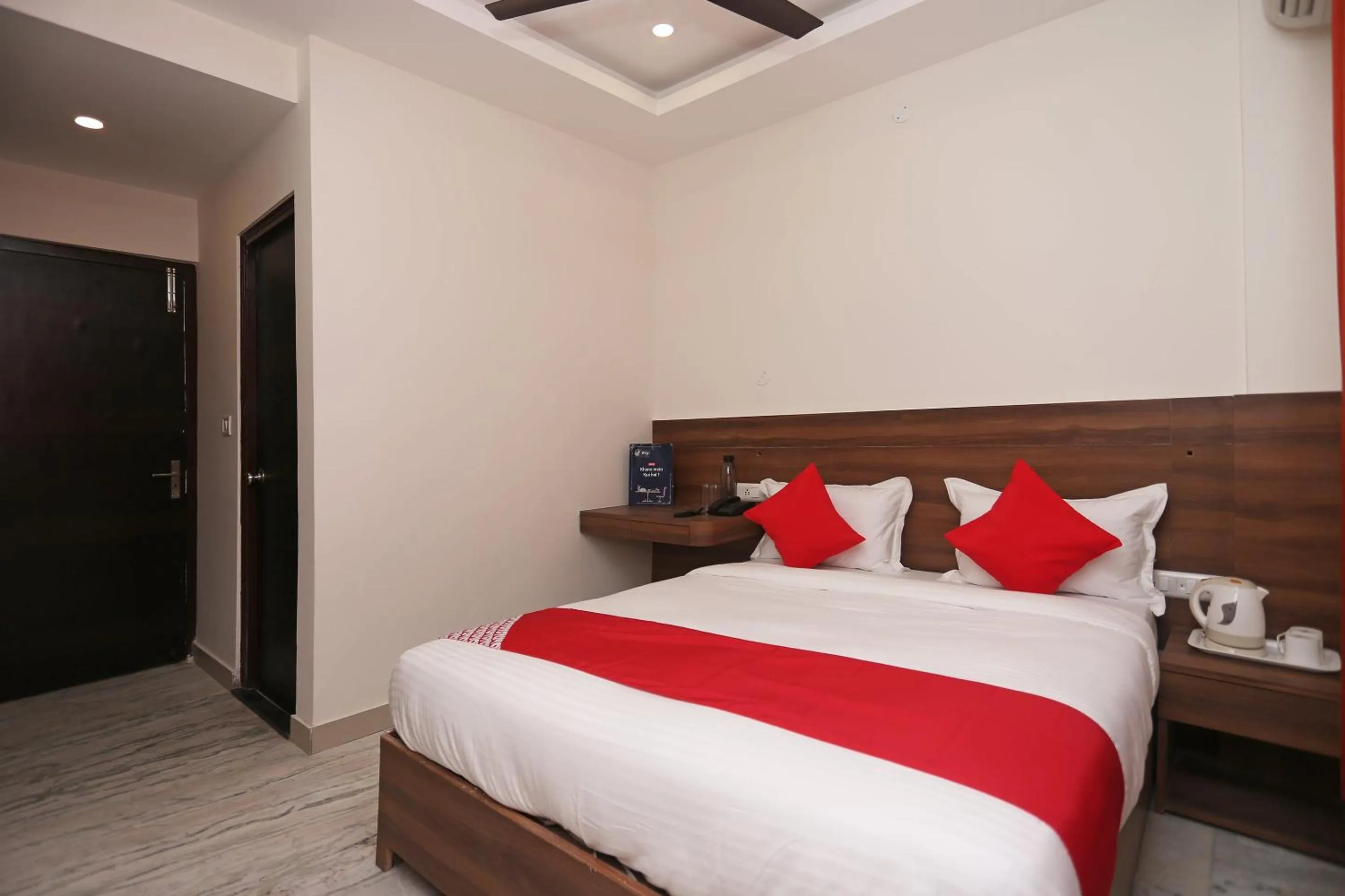 Bedroom, Bed in Hotel O Tulip Inn