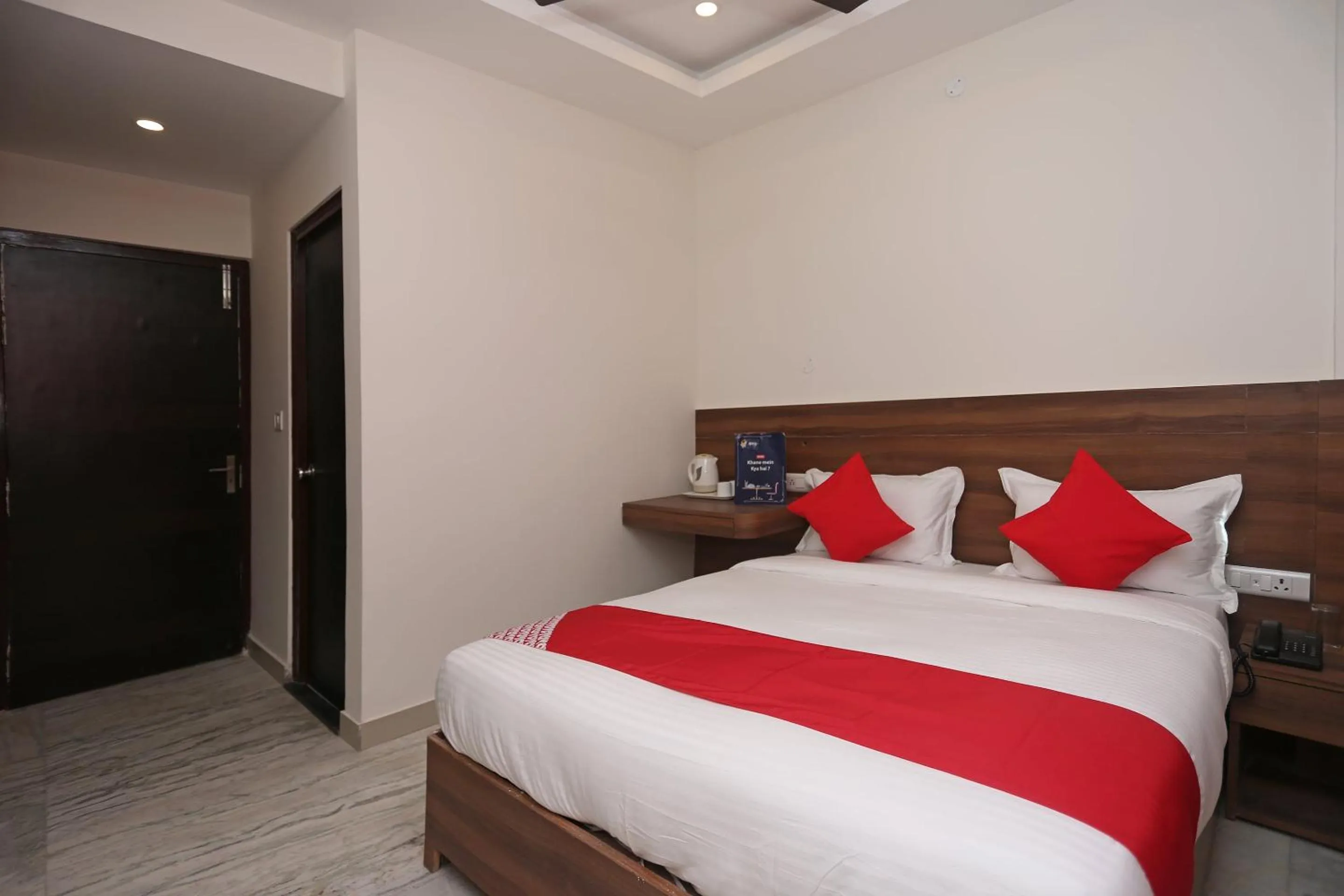 Bedroom, Bed in Hotel O Tulip Inn