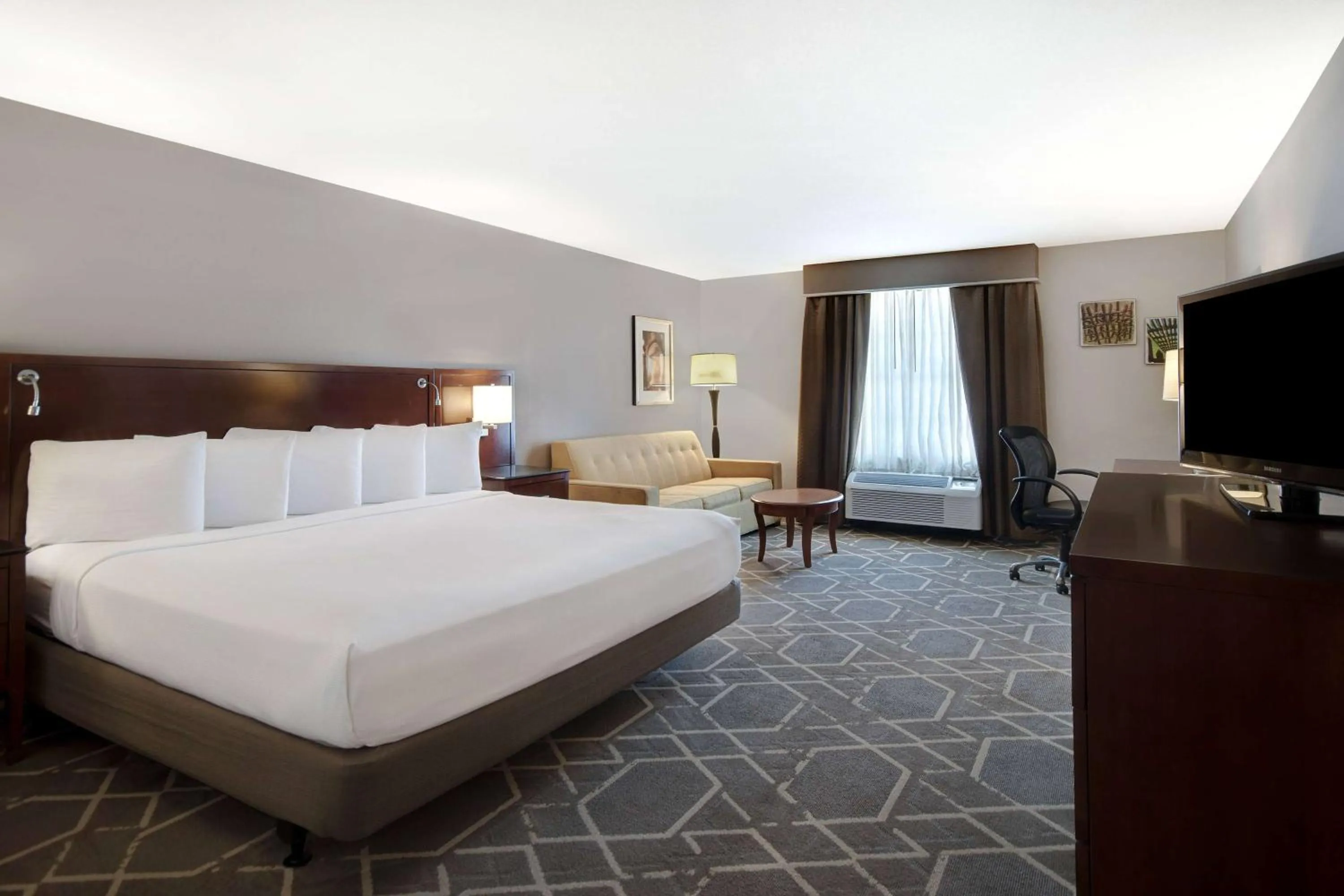 Photo of the whole room, Bed in Cypress Bend Resort, a Wyndham Hotel