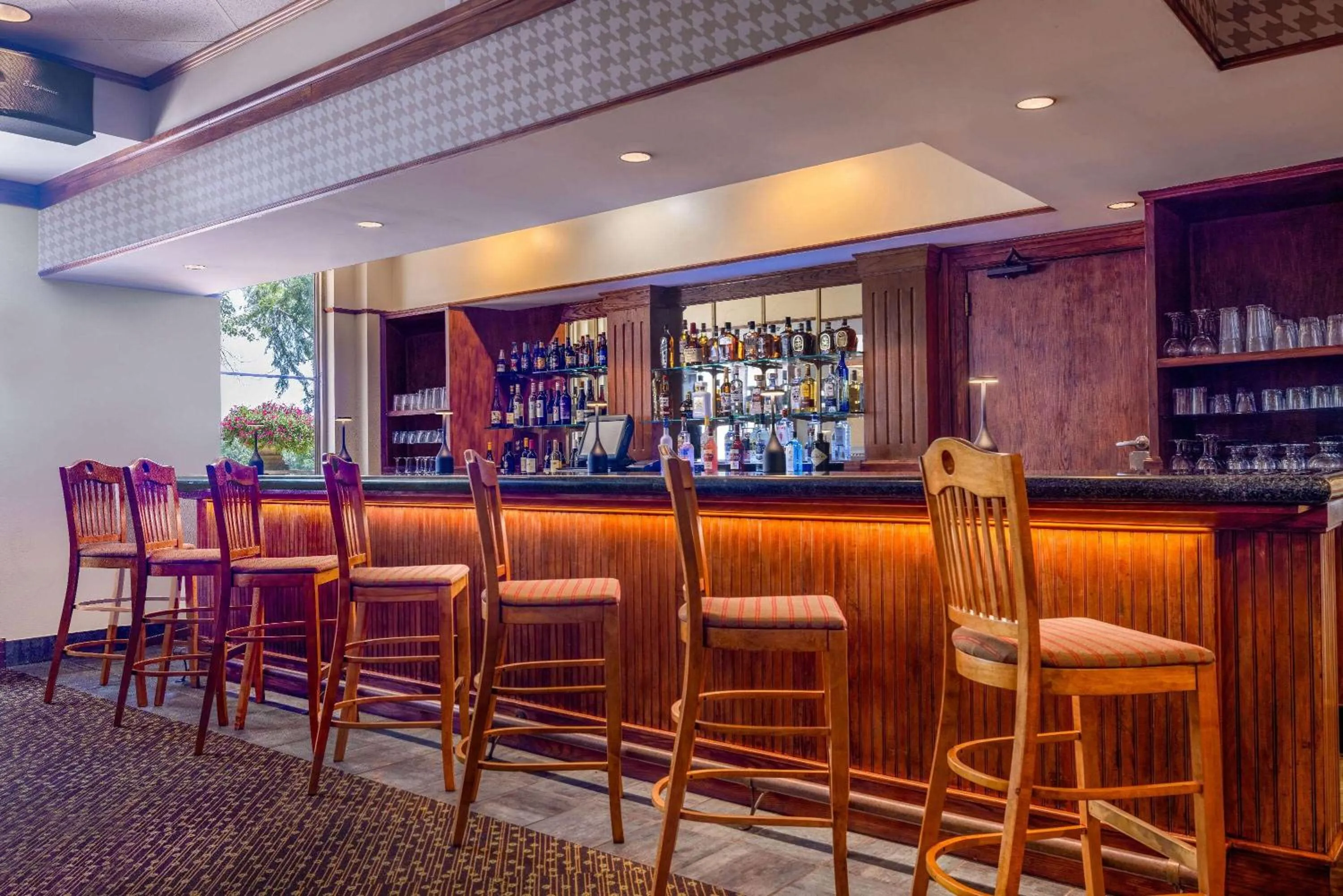 Lounge or bar in Cypress Bend Resort, a Wyndham Hotel