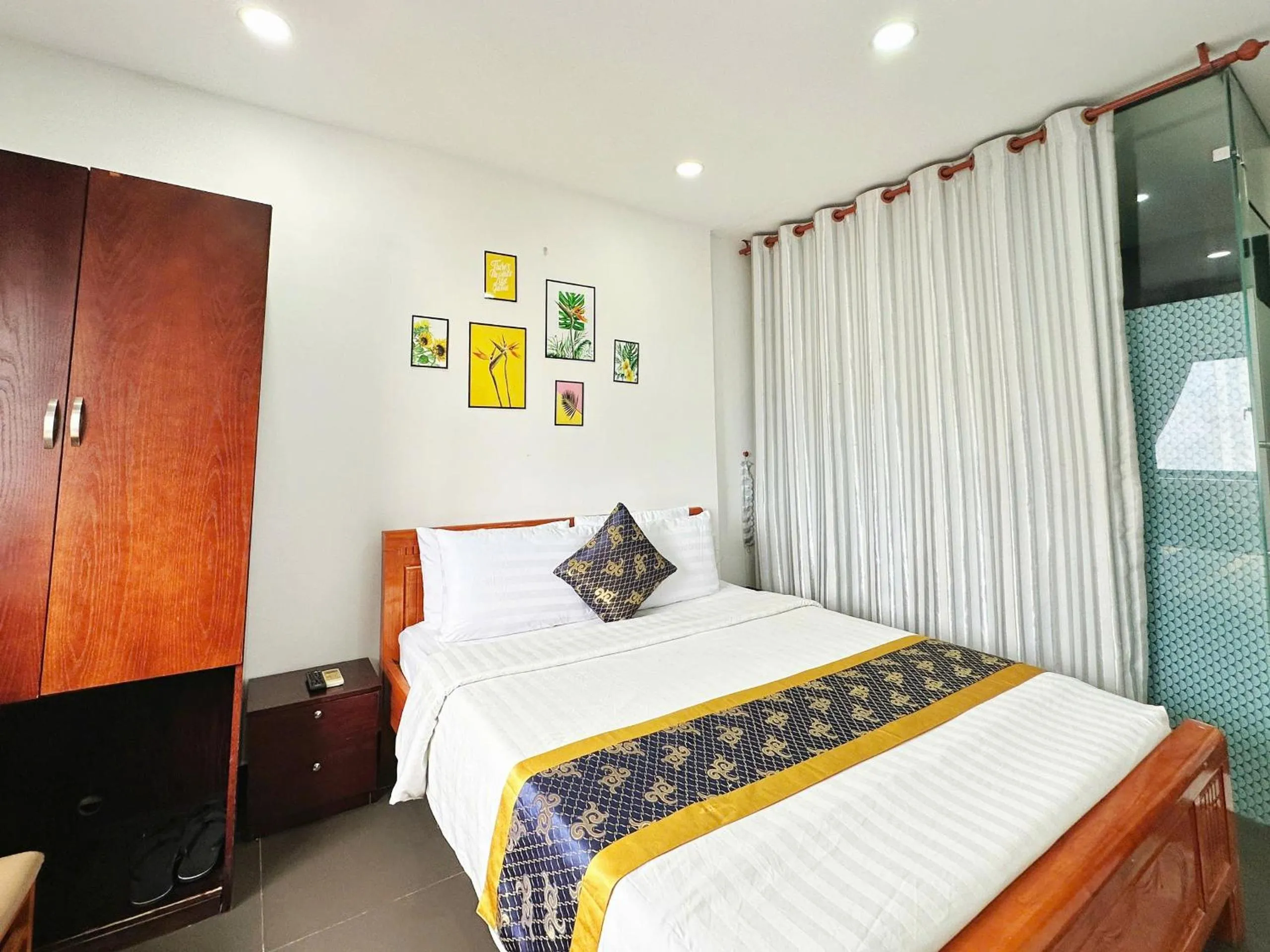 Property building, Bed in K&T Hotel - Sân Bay Tân Sơn Nhất