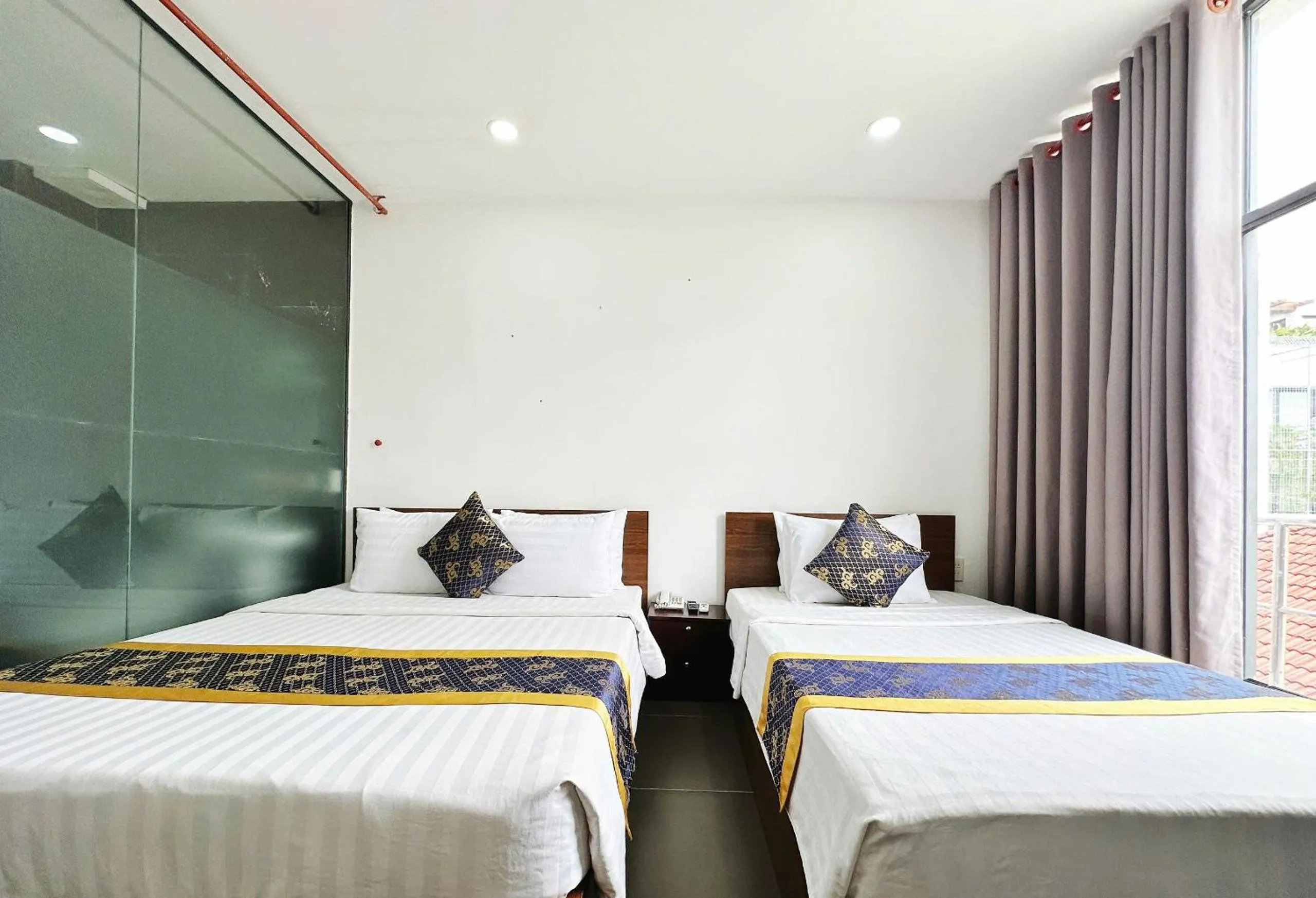Property building, Bed in K&T Hotel - Sân Bay Tân Sơn Nhất