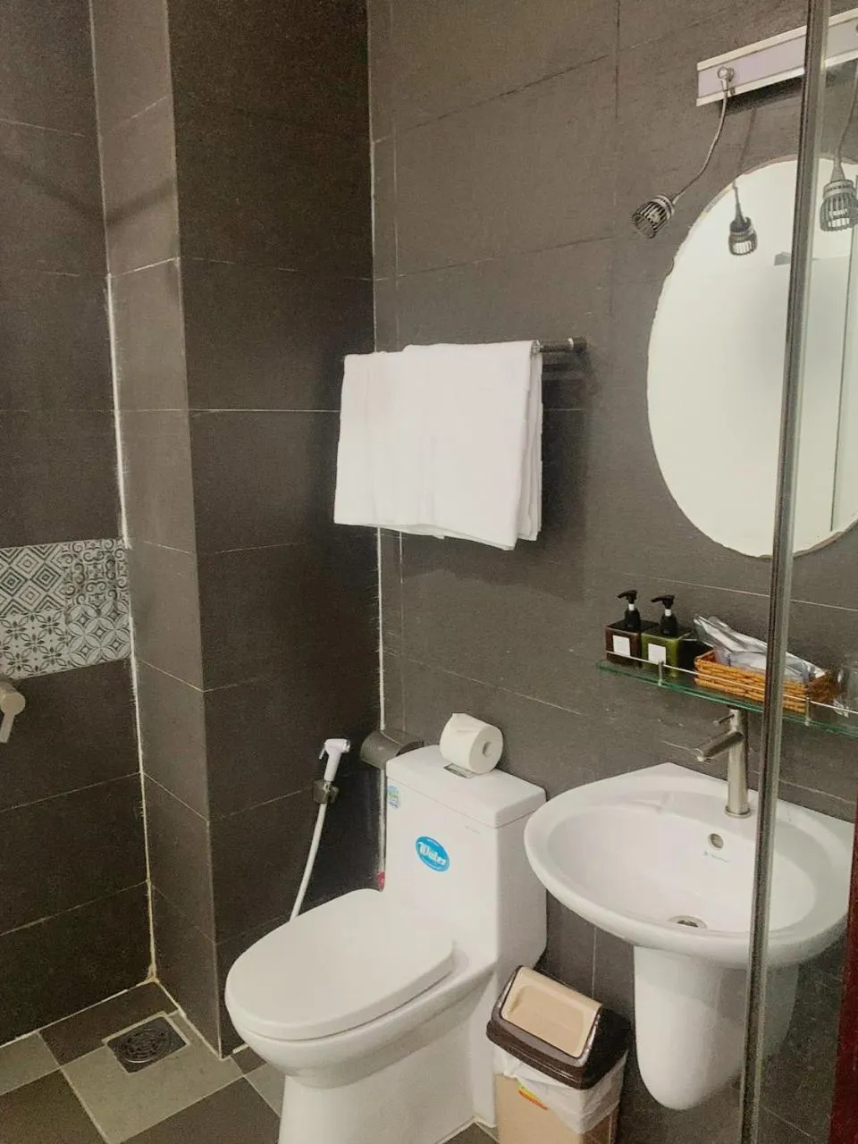 Toilet in K&T Hotel - Sân Bay Tân Sơn Nhất