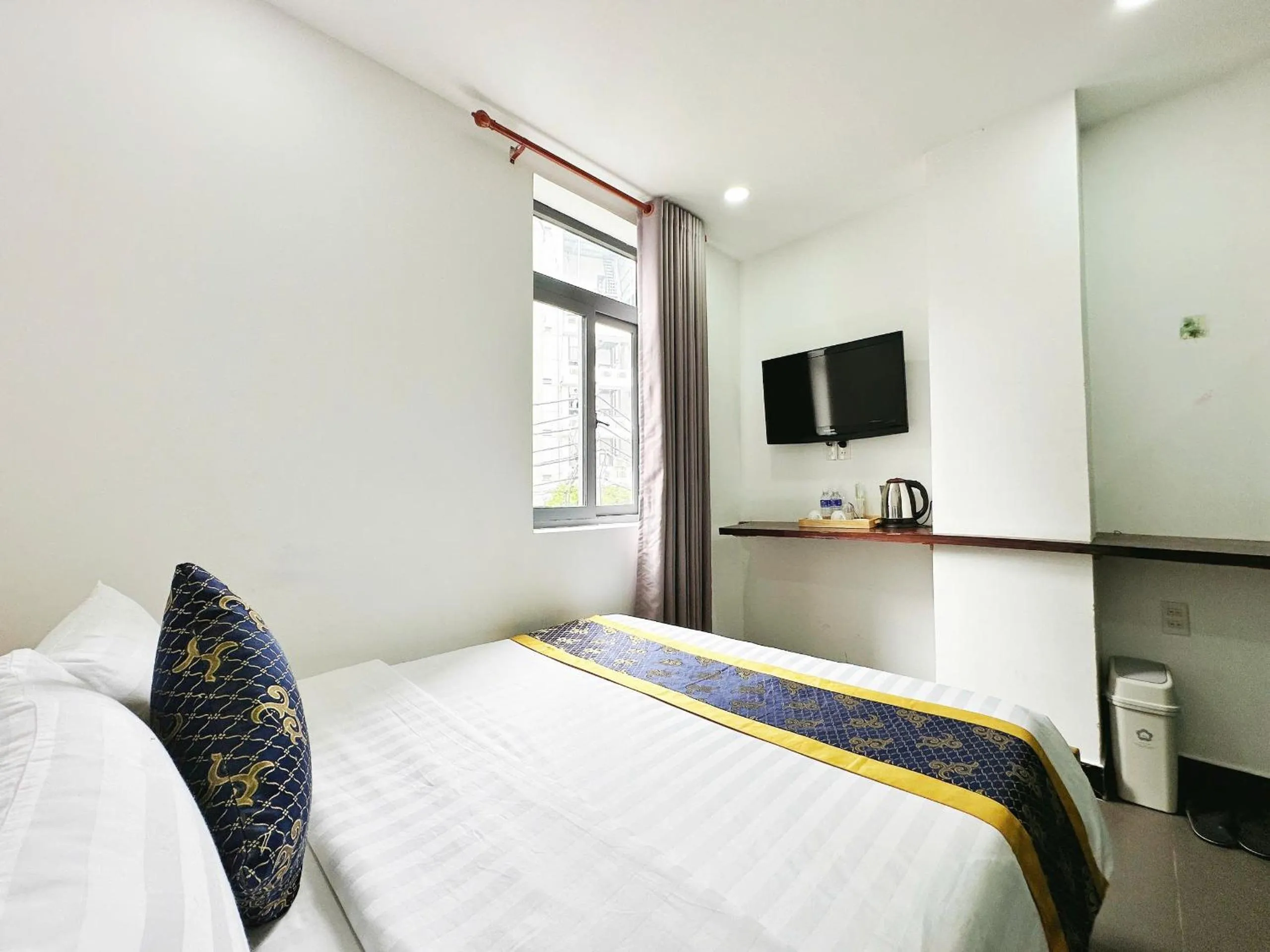 Property building, Bed in K&T Hotel - Sân Bay Tân Sơn Nhất