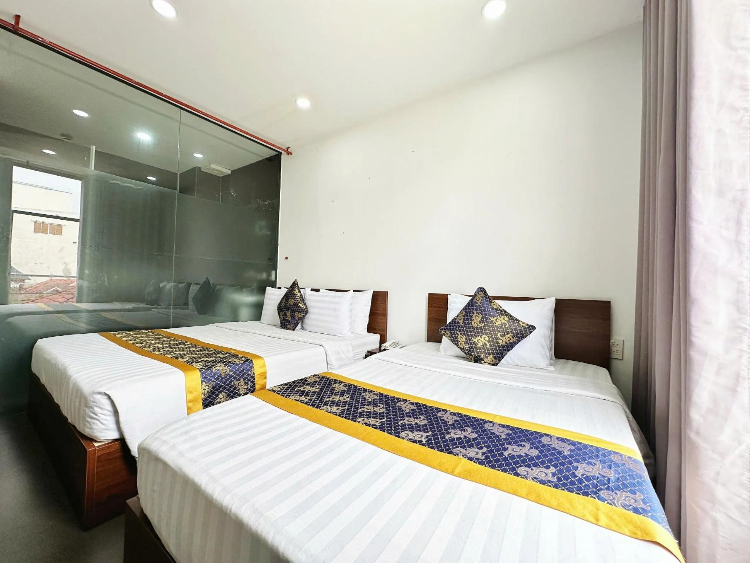 Property building, Bed in K&T Hotel - Sân Bay Tân Sơn Nhất