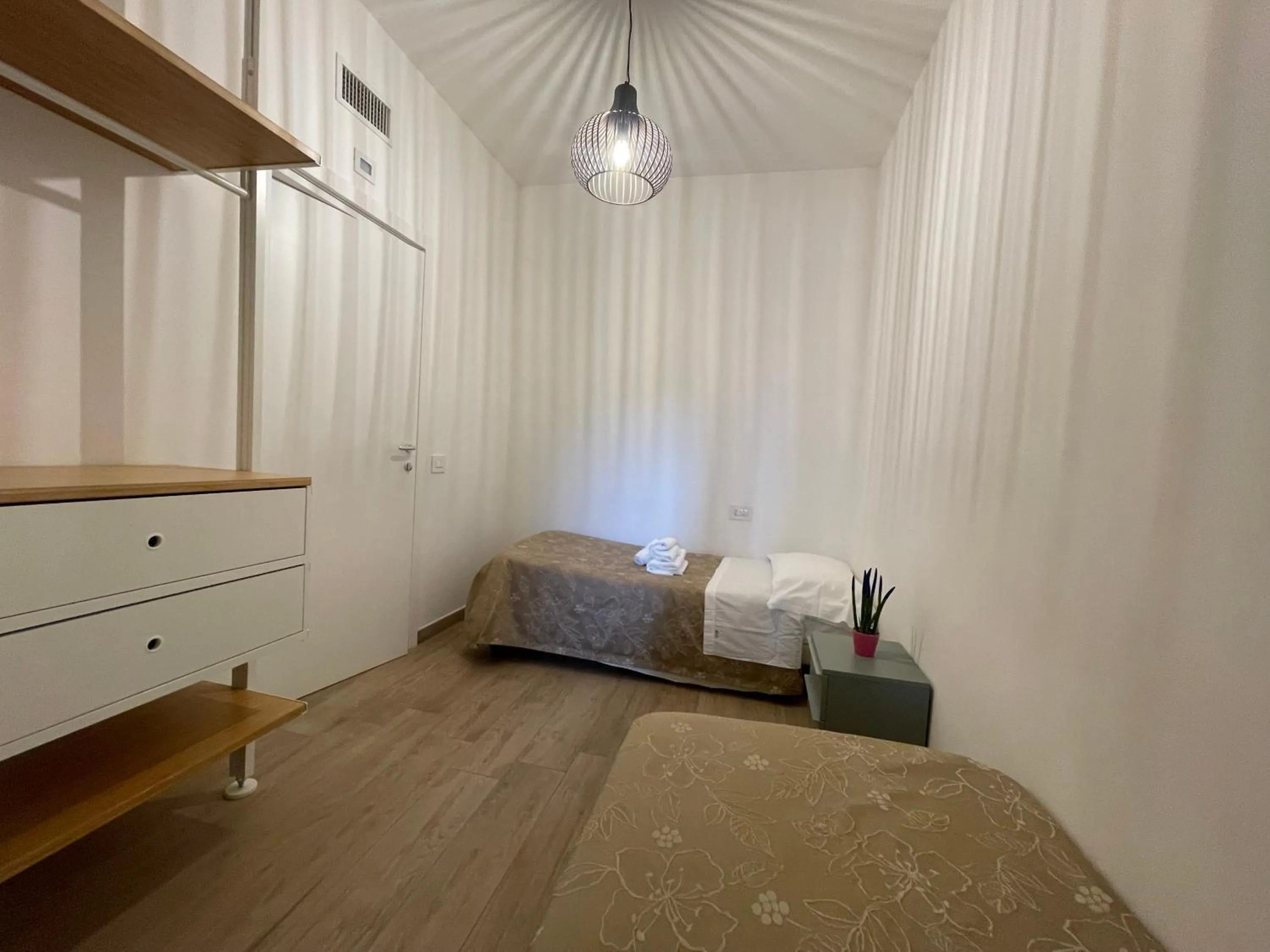 Bedroom, Bed in Suite du Parc & Hotel