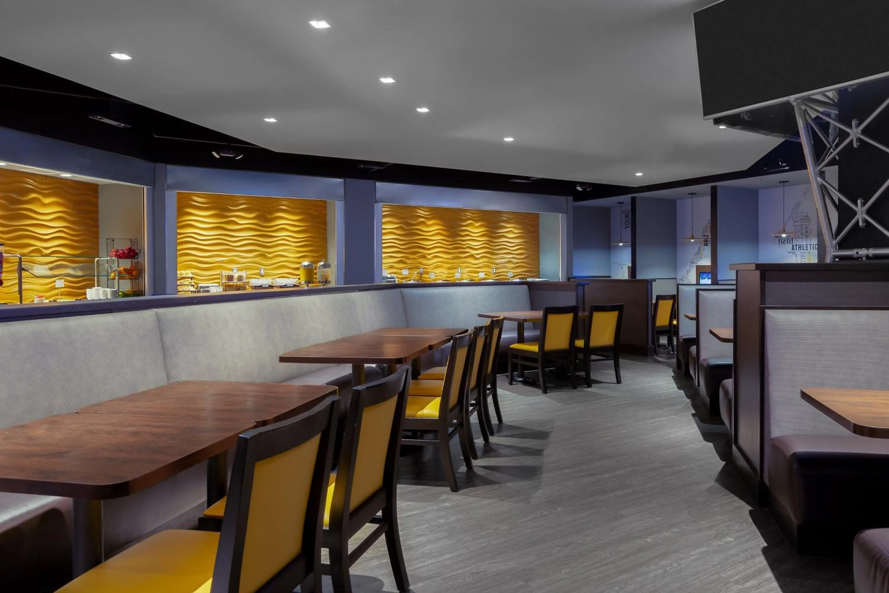 Restaurant/places to eat in Holiday Inn La Mirada Buena Park by IHG