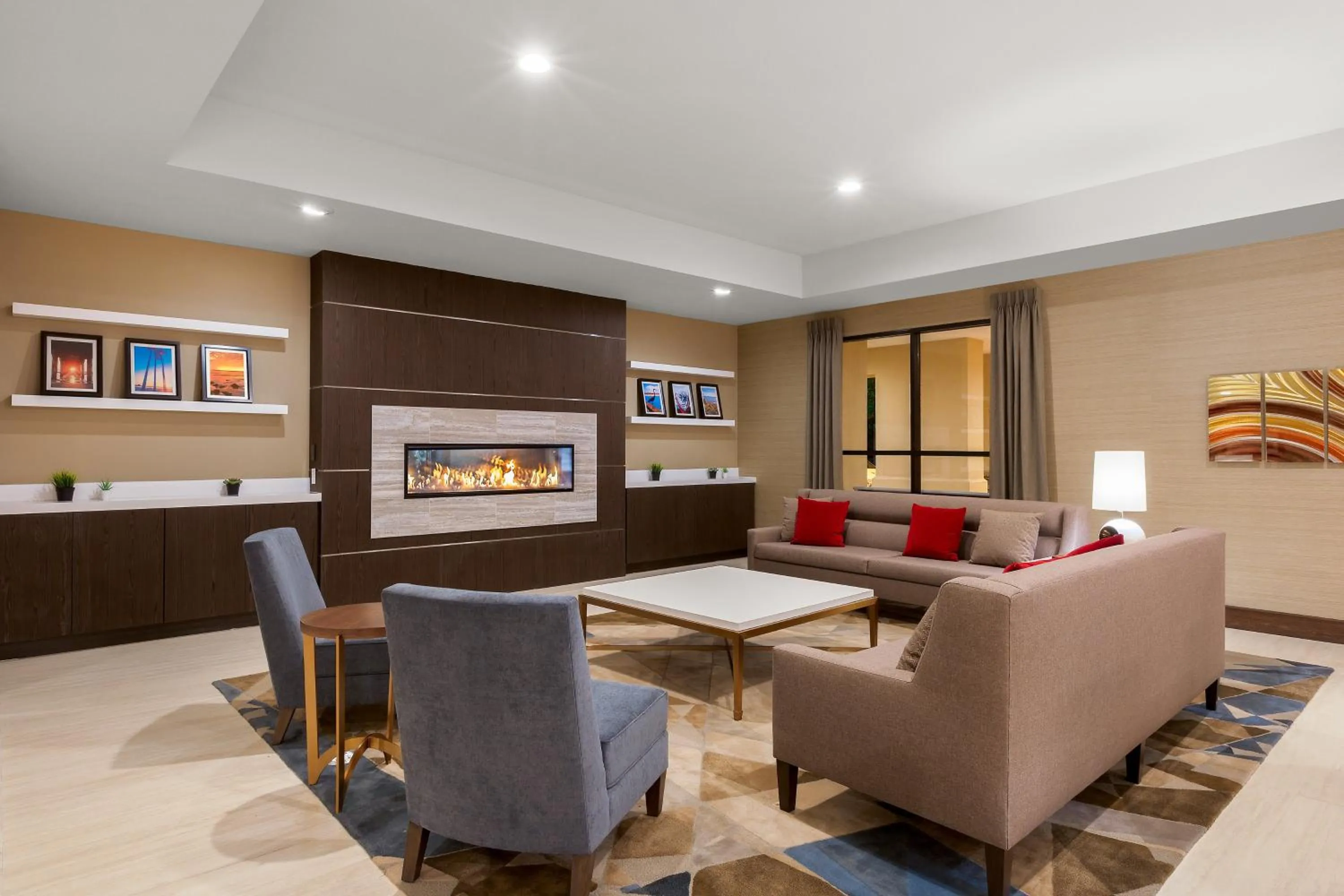 Property building in Holiday Inn La Mirada Buena Park by IHG