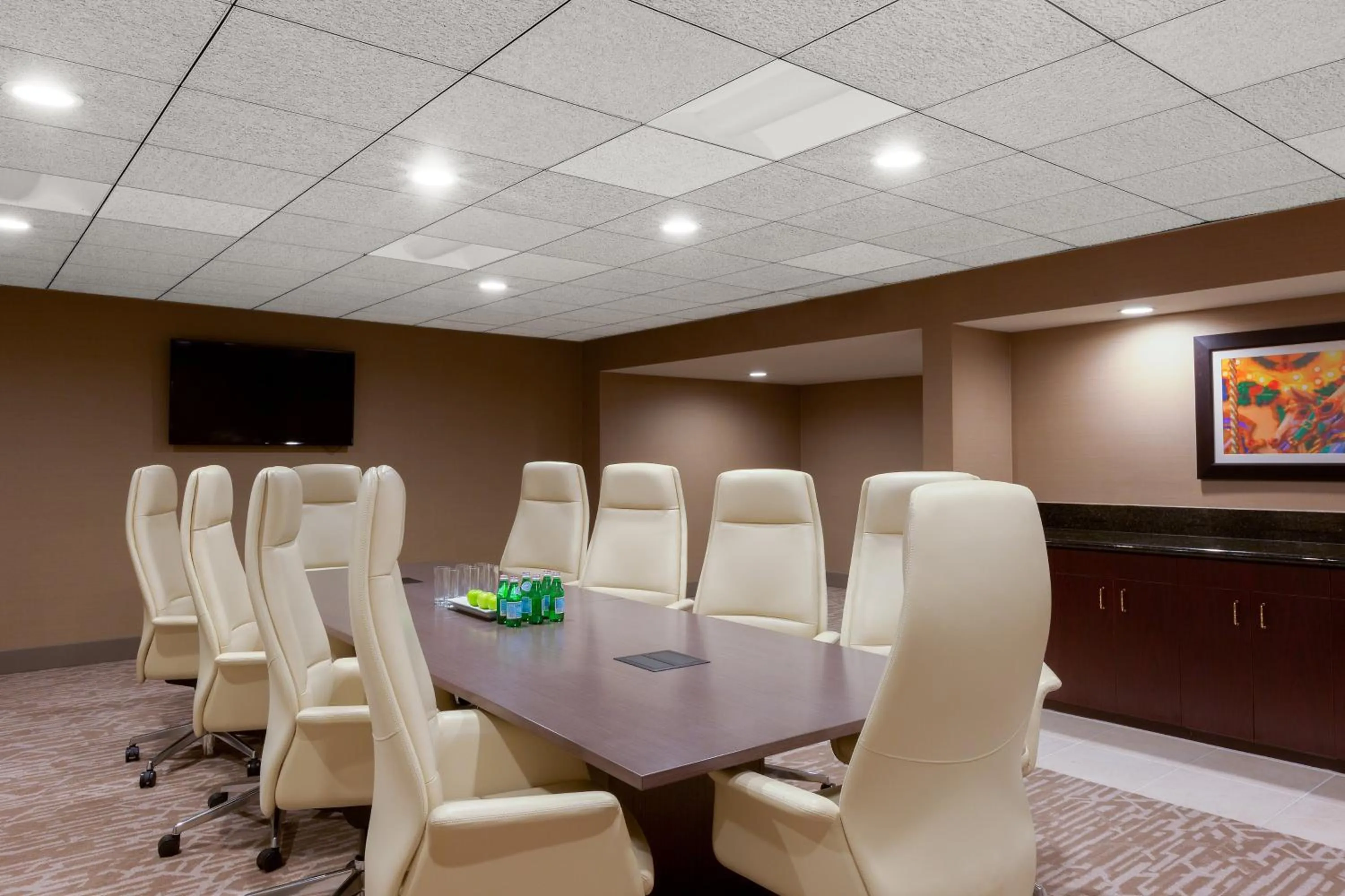 Meeting/conference room in Holiday Inn La Mirada Buena Park by IHG