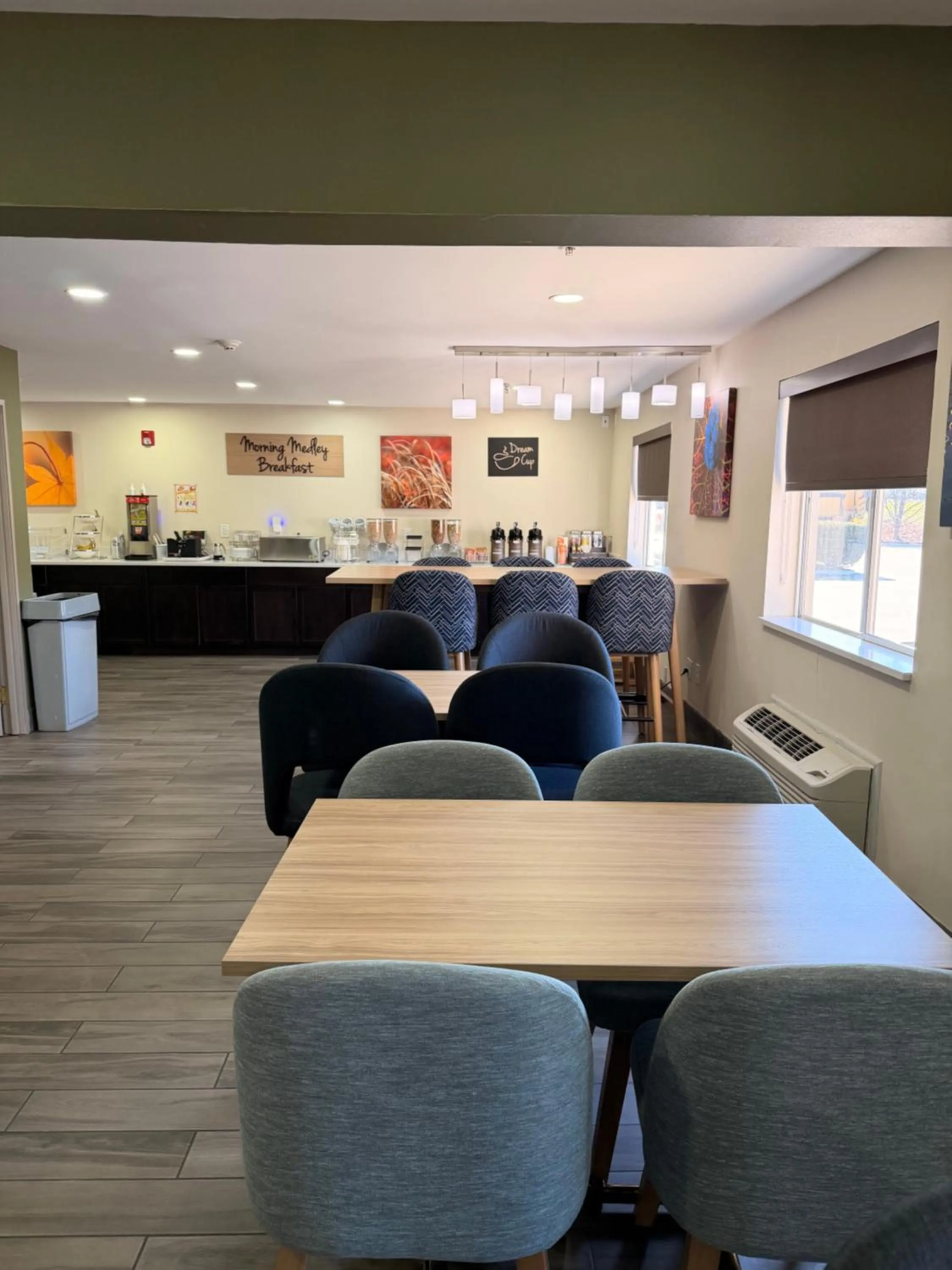 Breakfast in College Inn