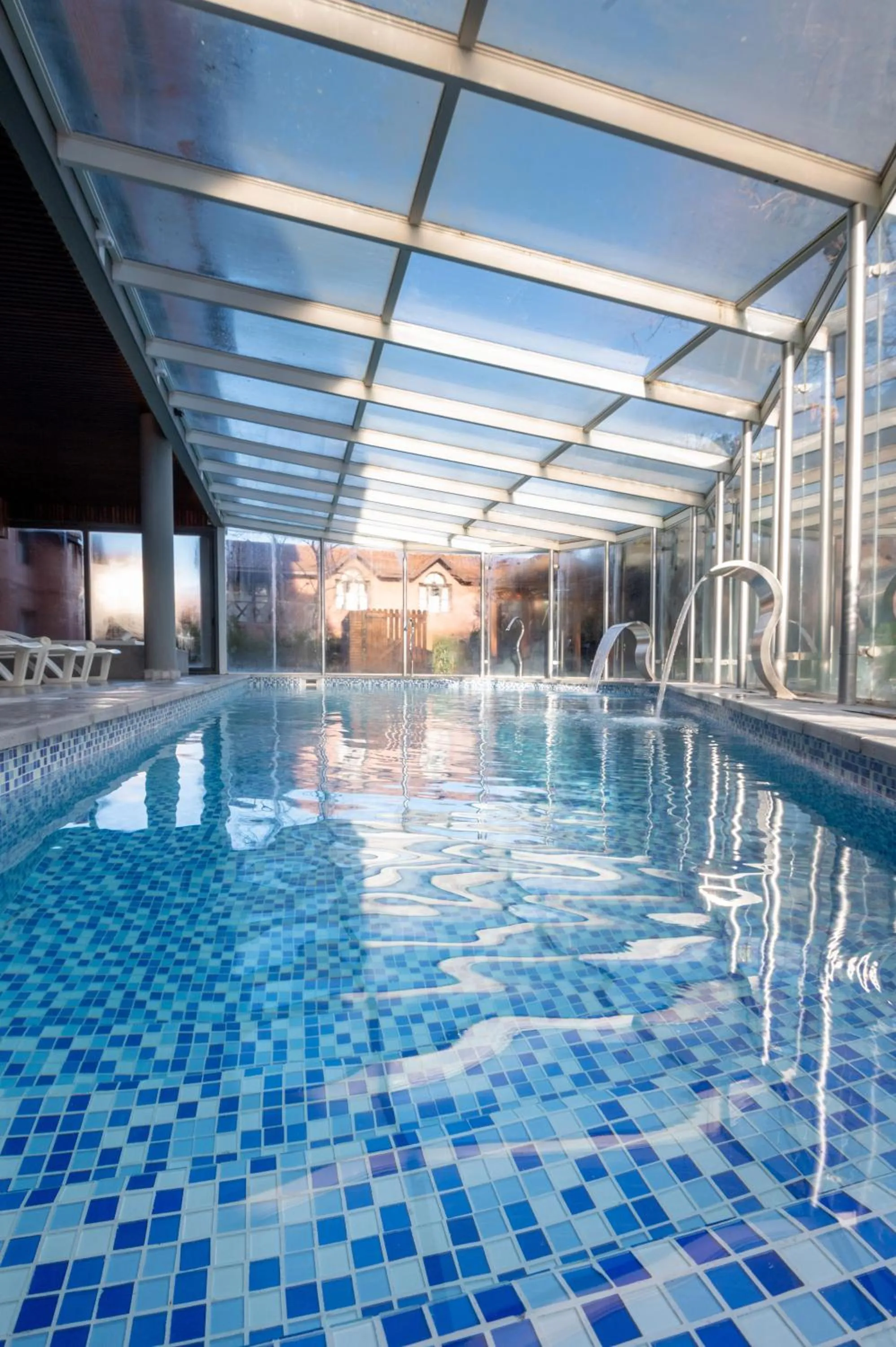 Swimming pool in Destinar Apart