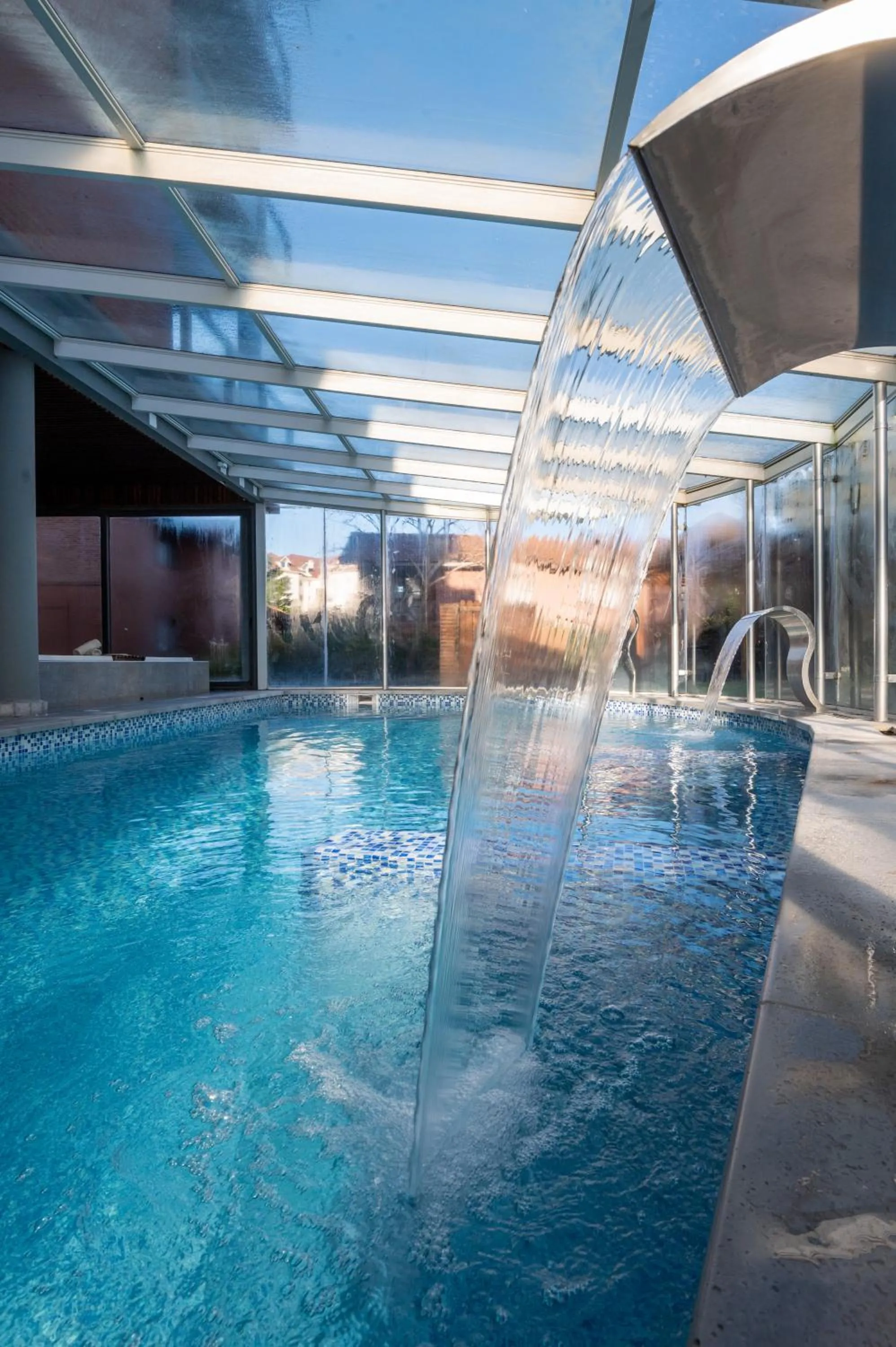 Swimming pool in Destinar Apart