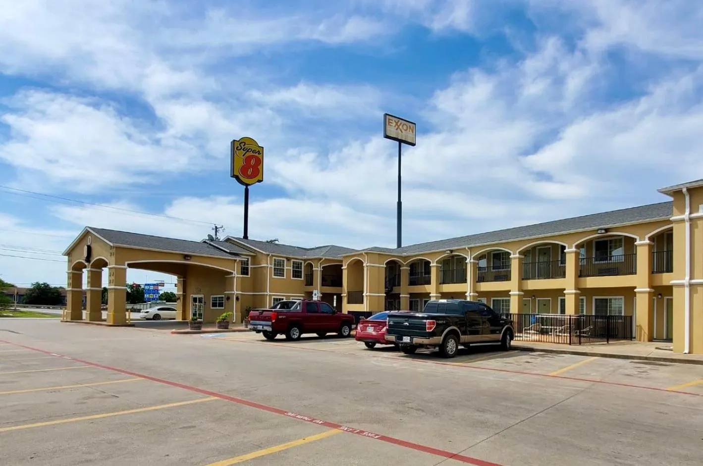 Facade/entrance in Super 8 by Wyndham Forney/East Dallas
