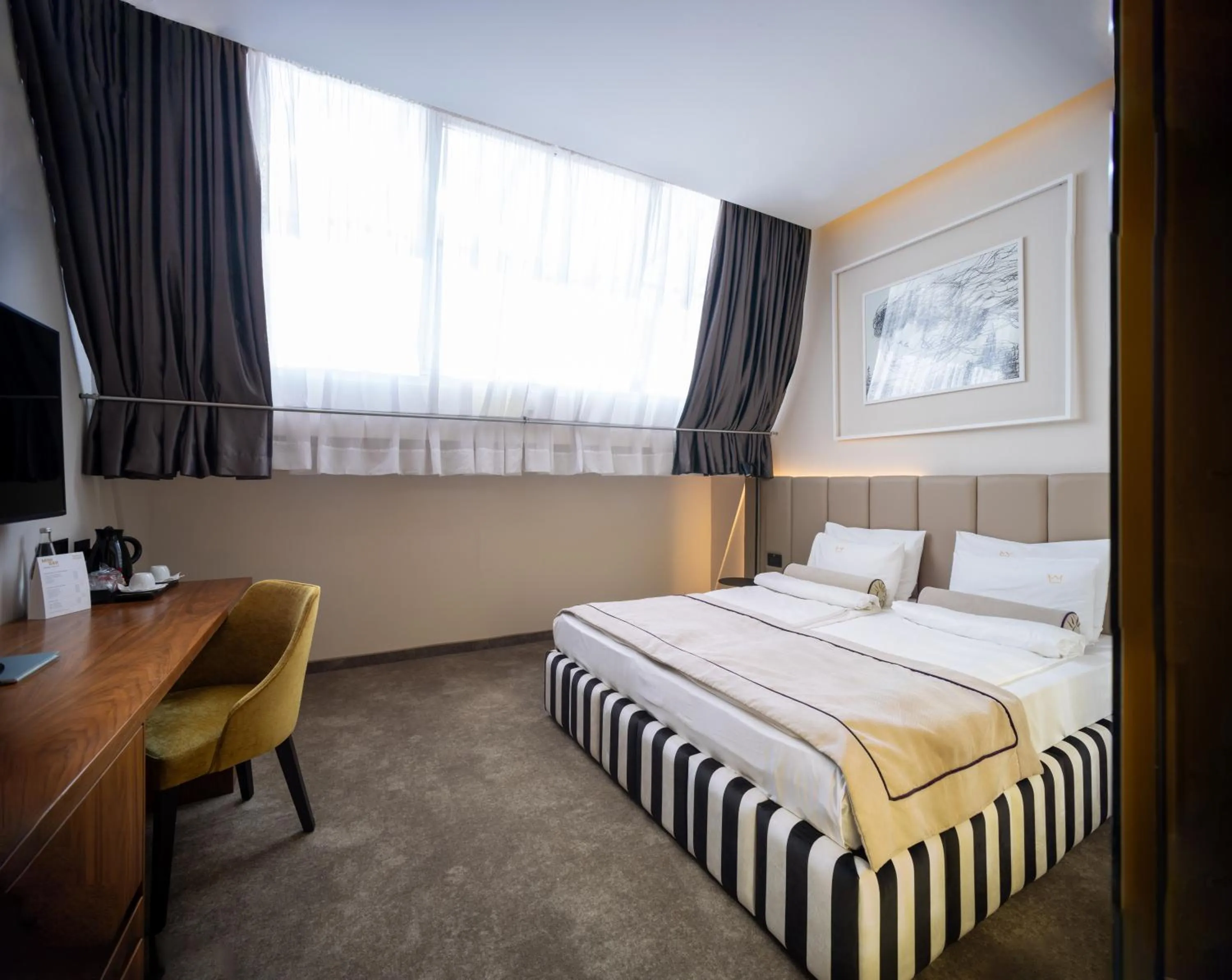 Bedroom, Bed in Maison Royale