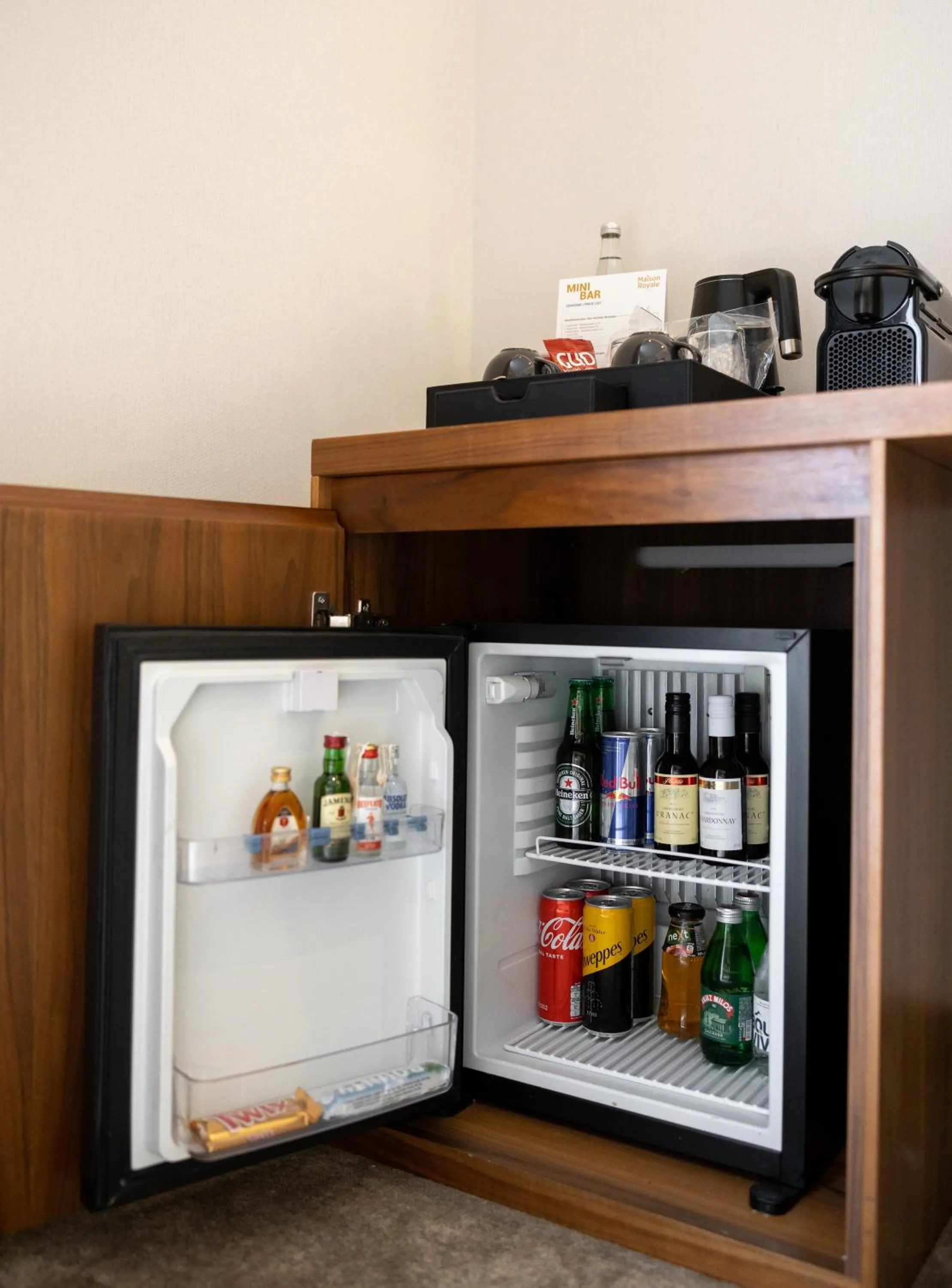 minibar in Maison Royale