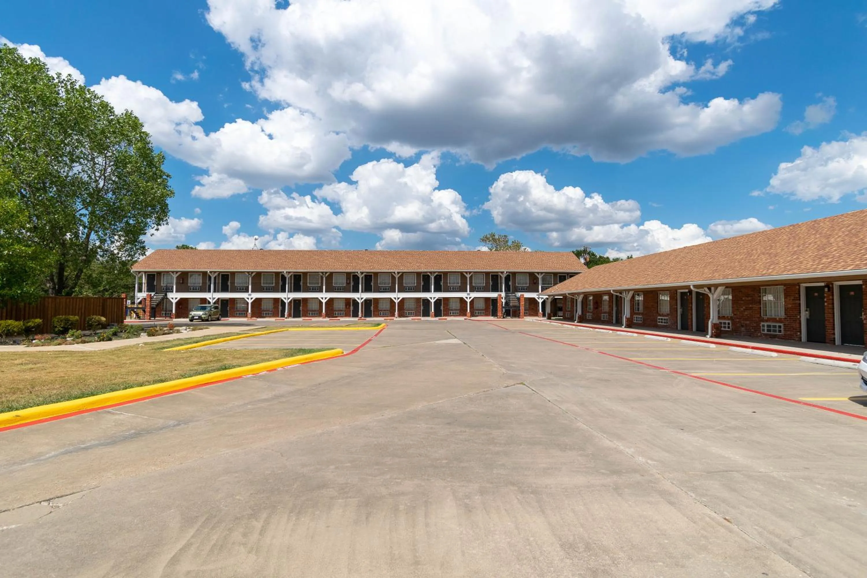 Facade/entrance in Countryside Inn