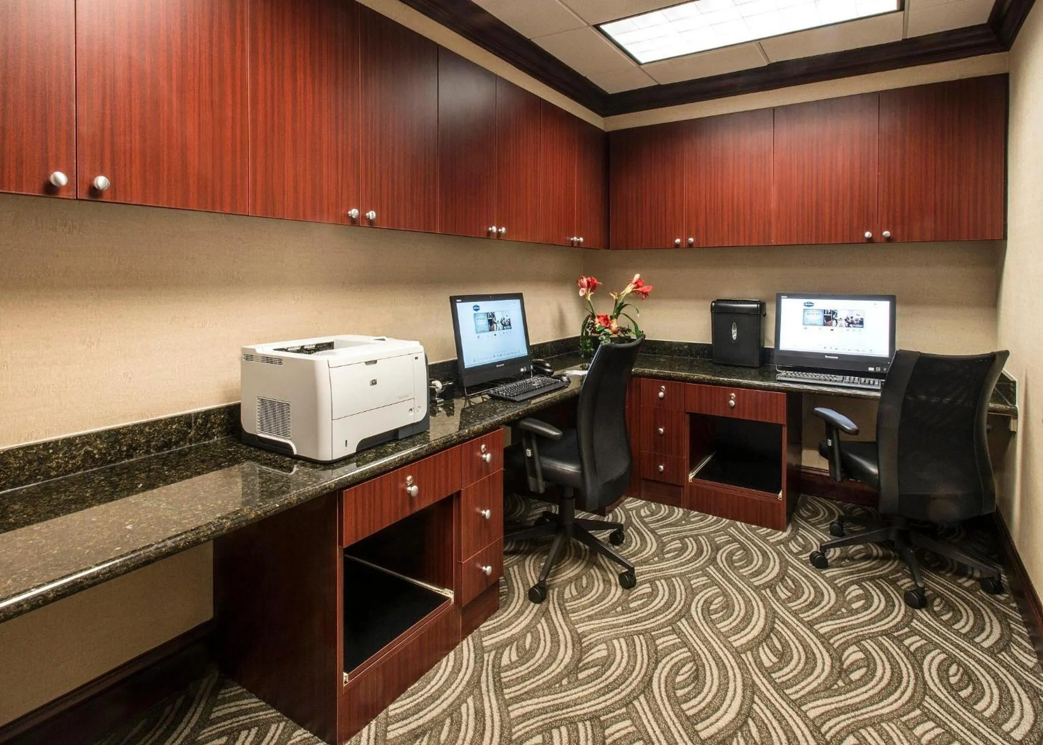 Business facilities in Hampton Inn & Suites Jackson