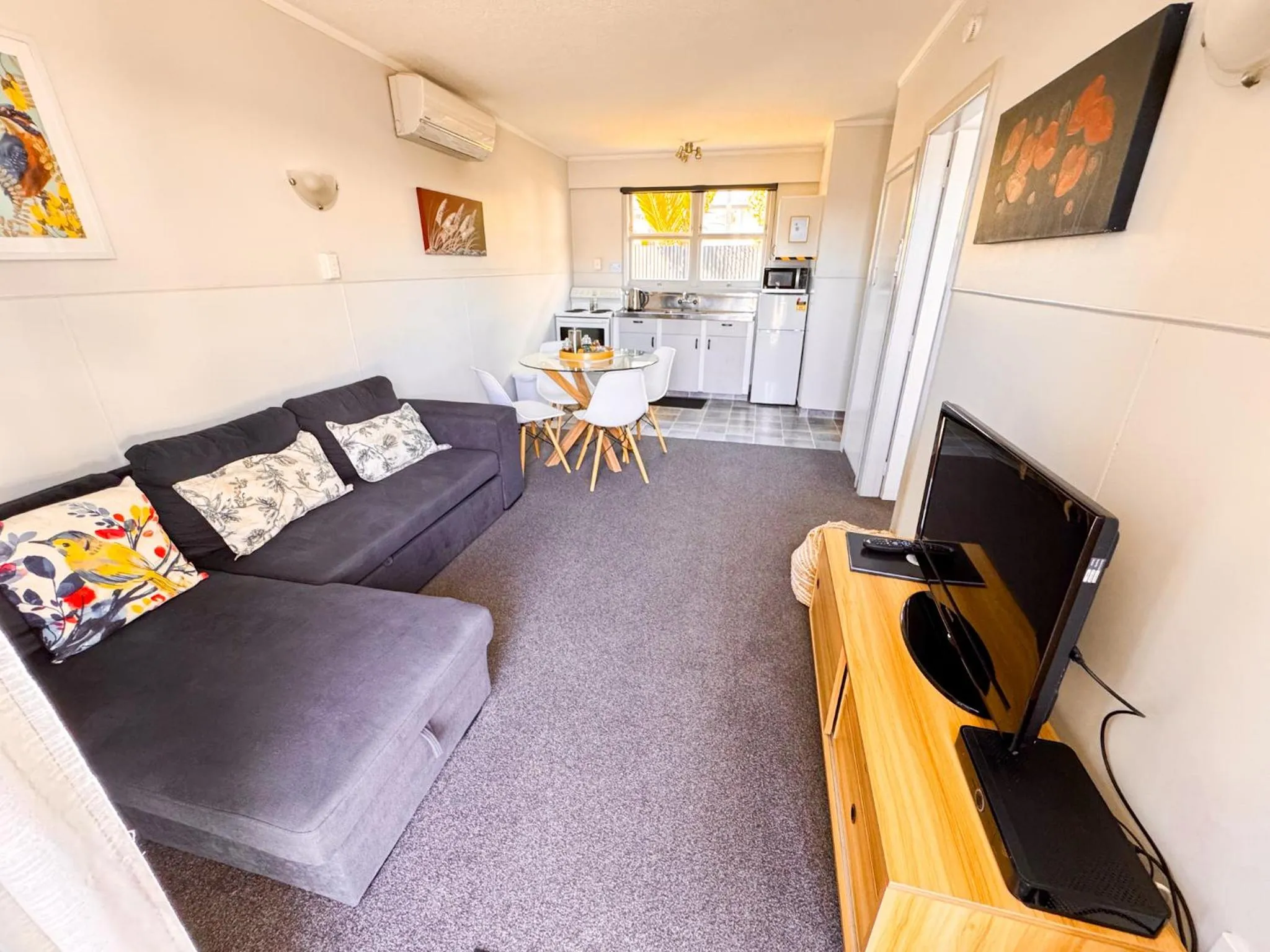 Dinner in Waikanae Beach Motel