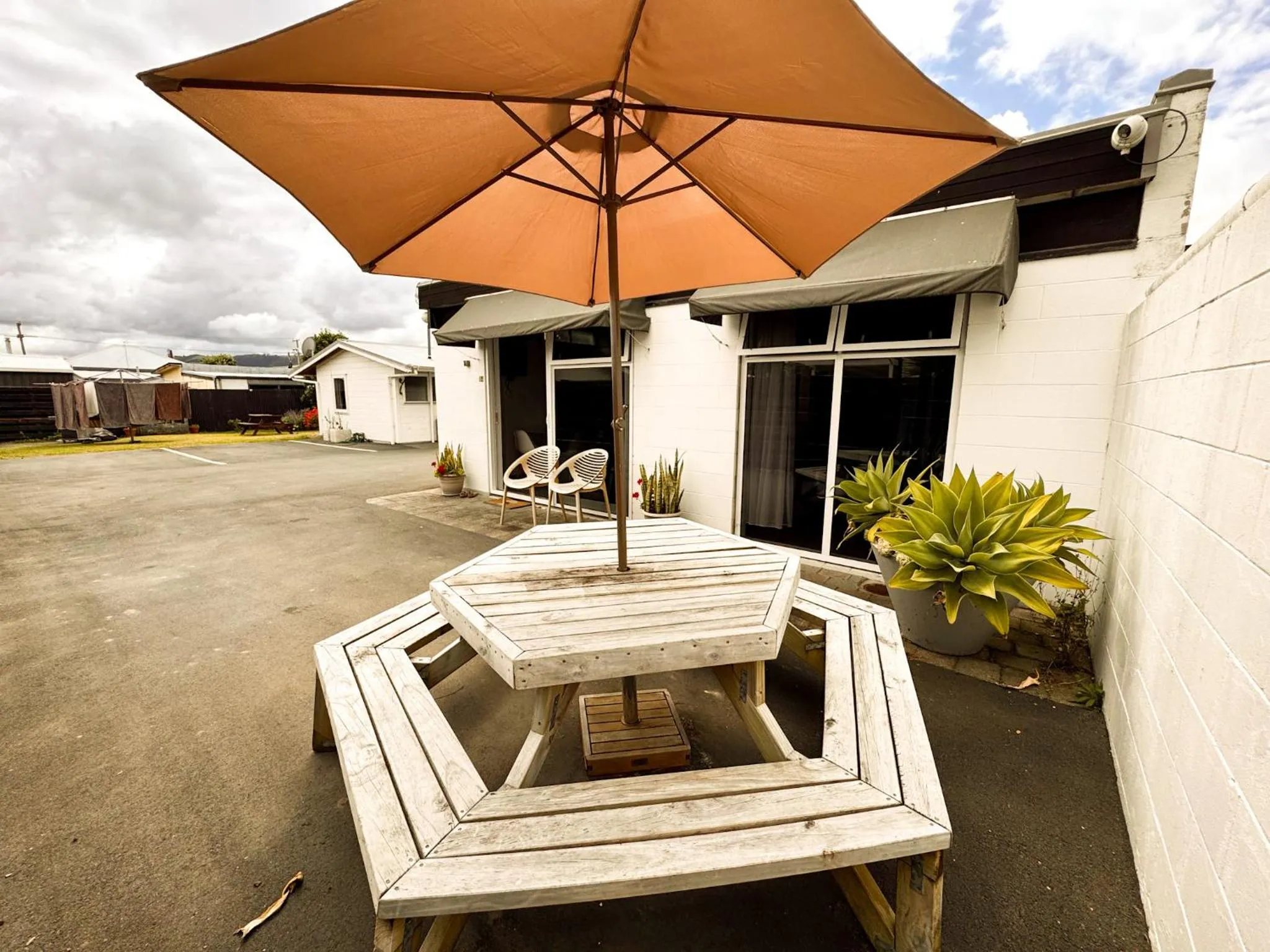 Property building in Waikanae Beach Motel