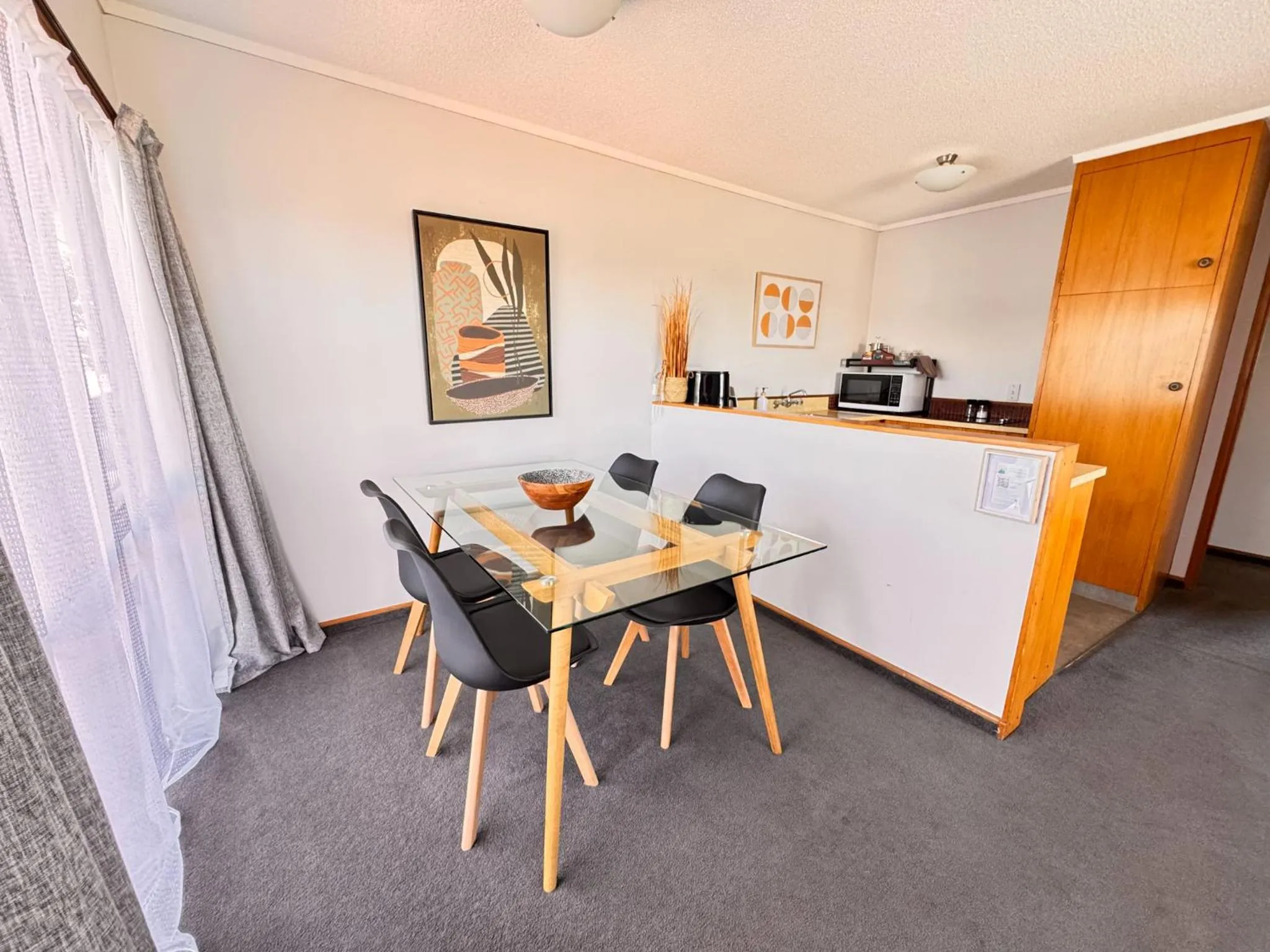 Kitchen or kitchenette in Waikanae Beach Motel