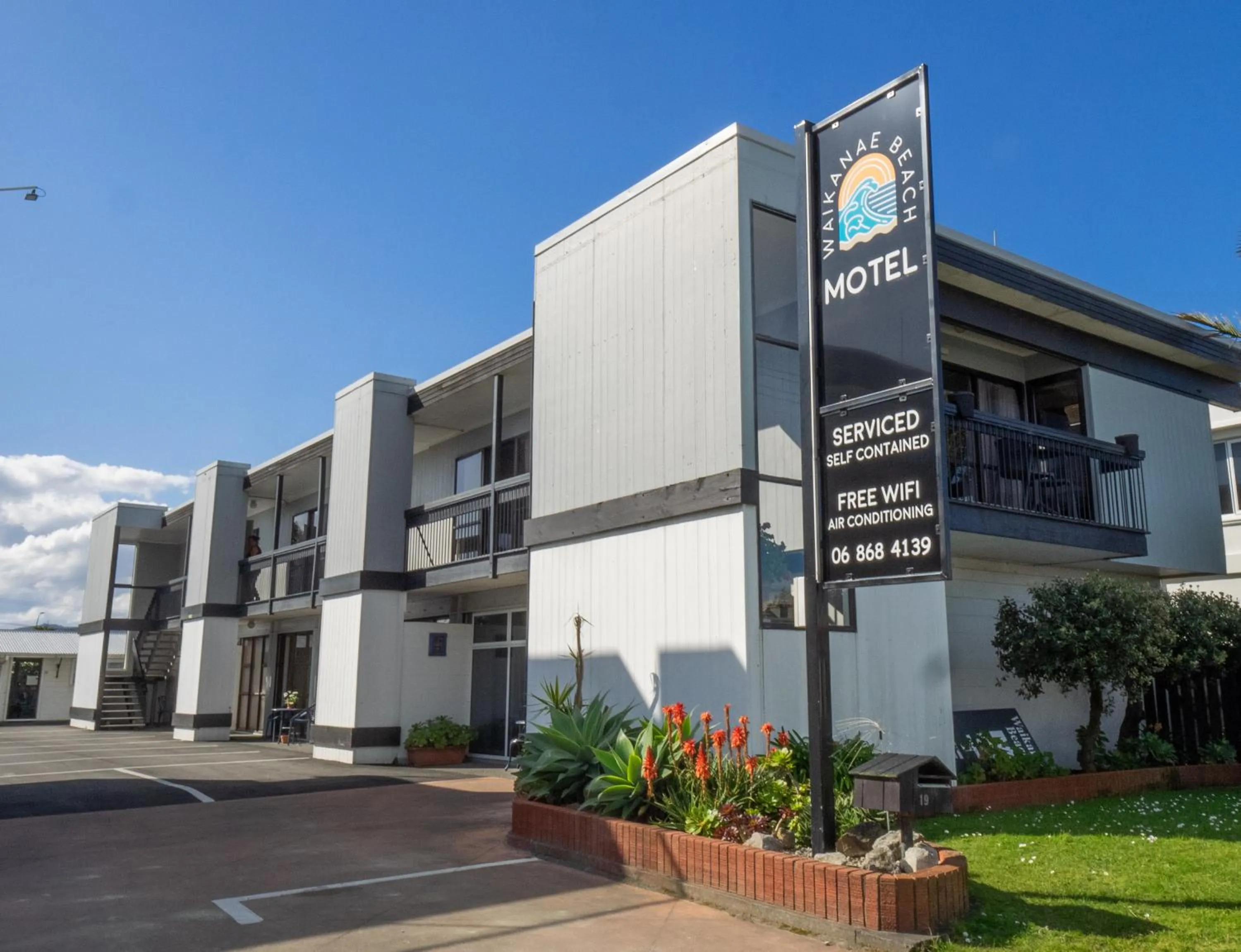 Property building in Waikanae Beach Motel
