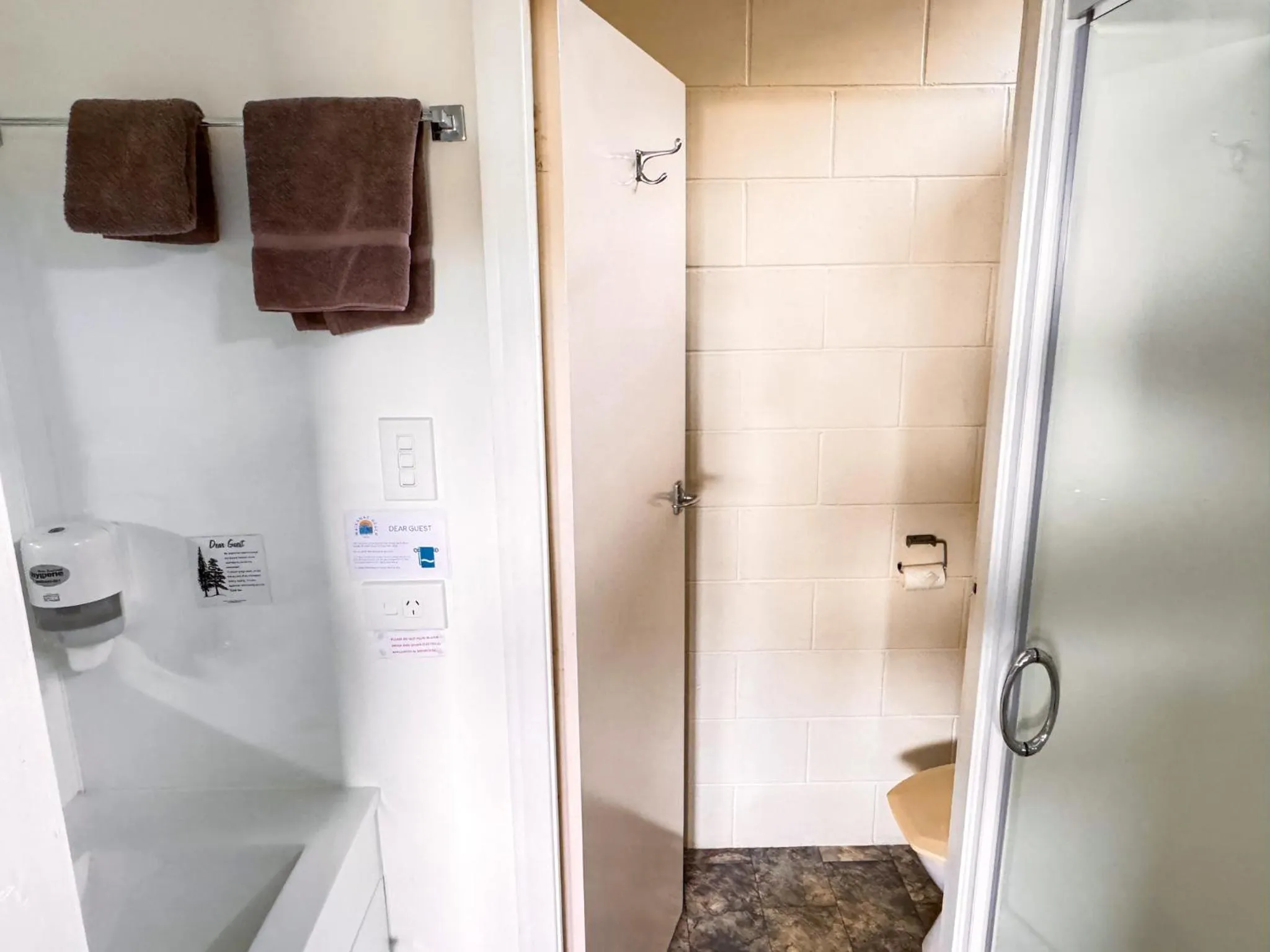 Bathroom in Waikanae Beach Motel