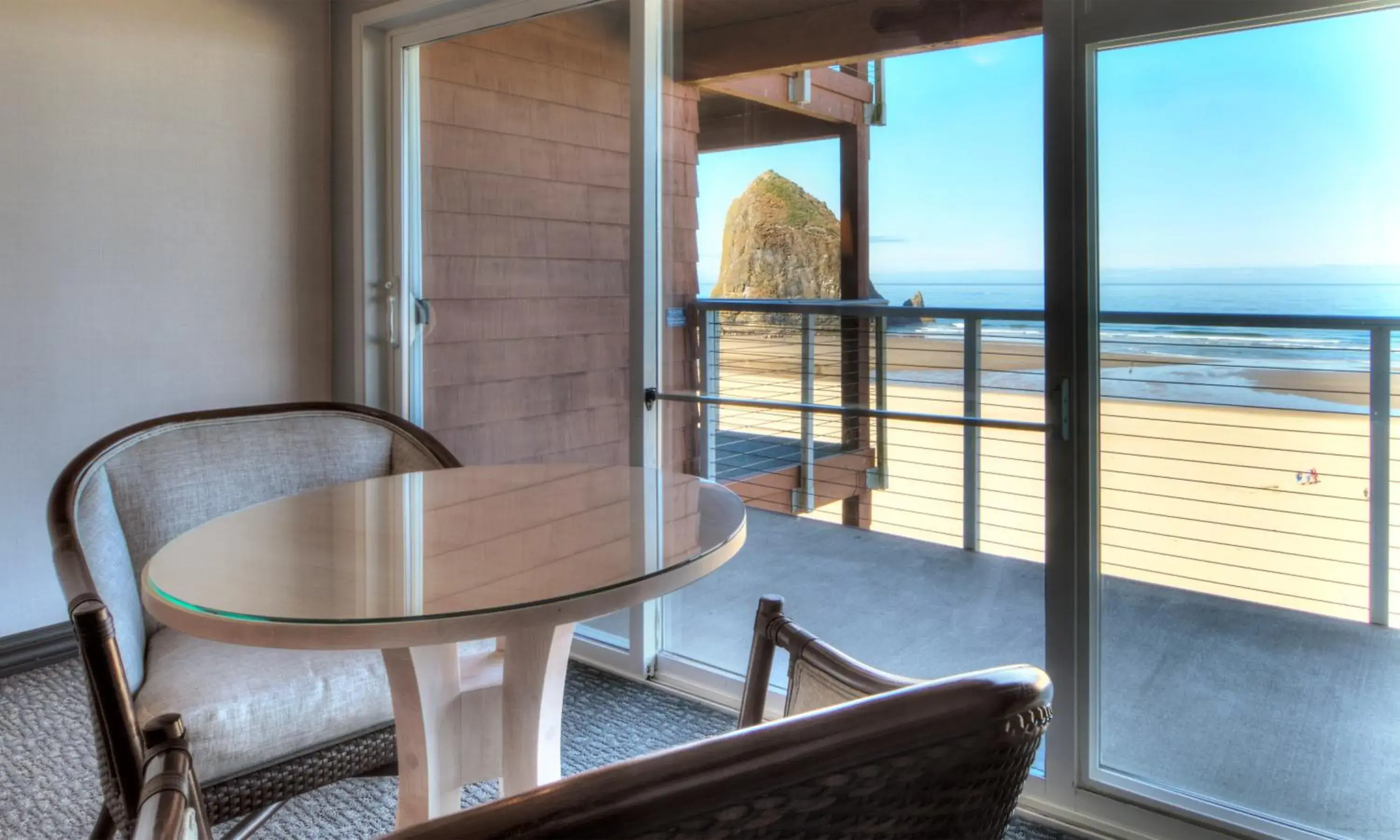 Oceanfront King Spa Non Pet in Hallmark Resort in Cannon Beach Oceanfront King Spa Non Pet in Hallmark Resort in Cannon Beach