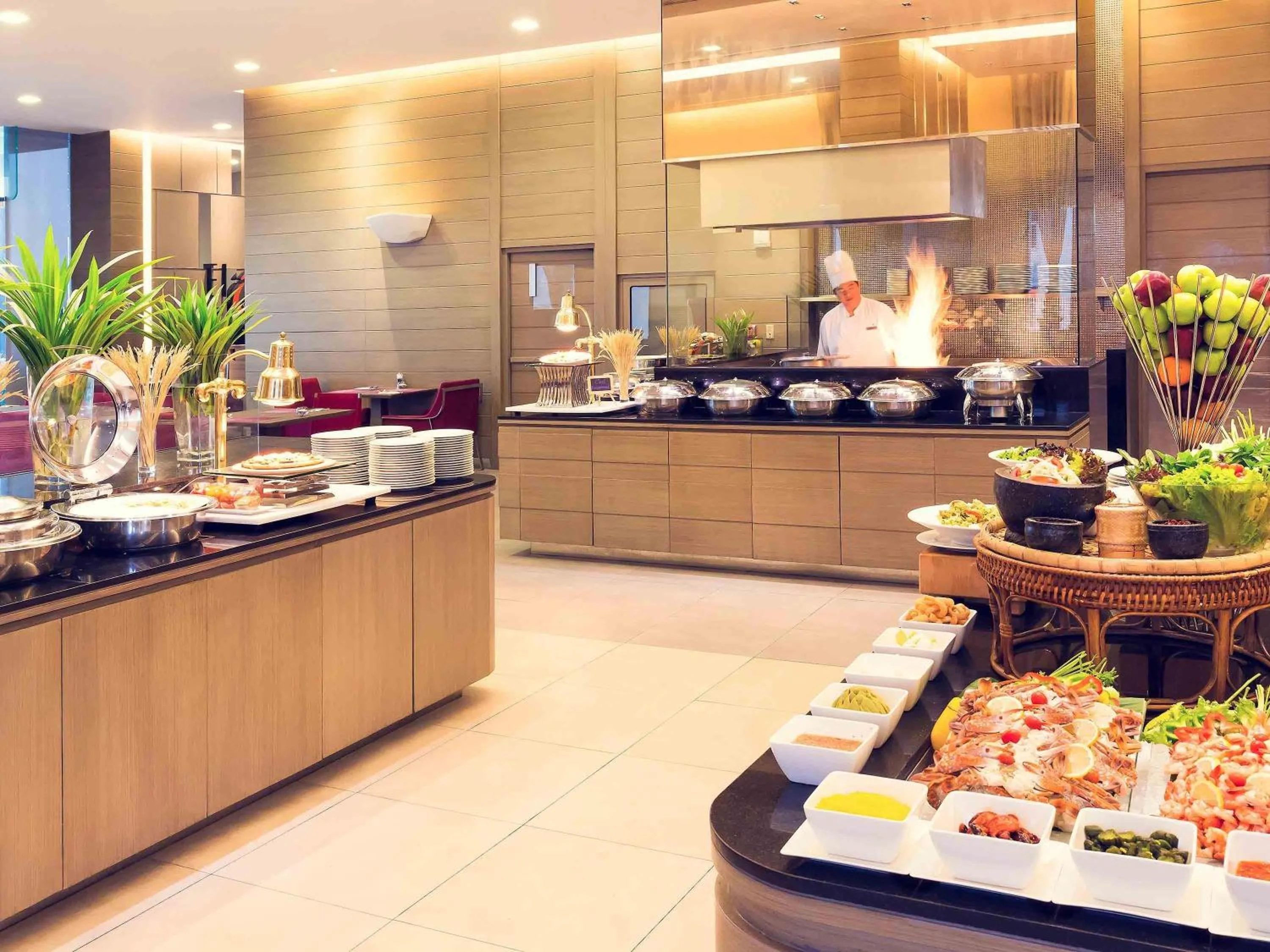 Restaurant/places to eat in Mercure Bangkok Siam