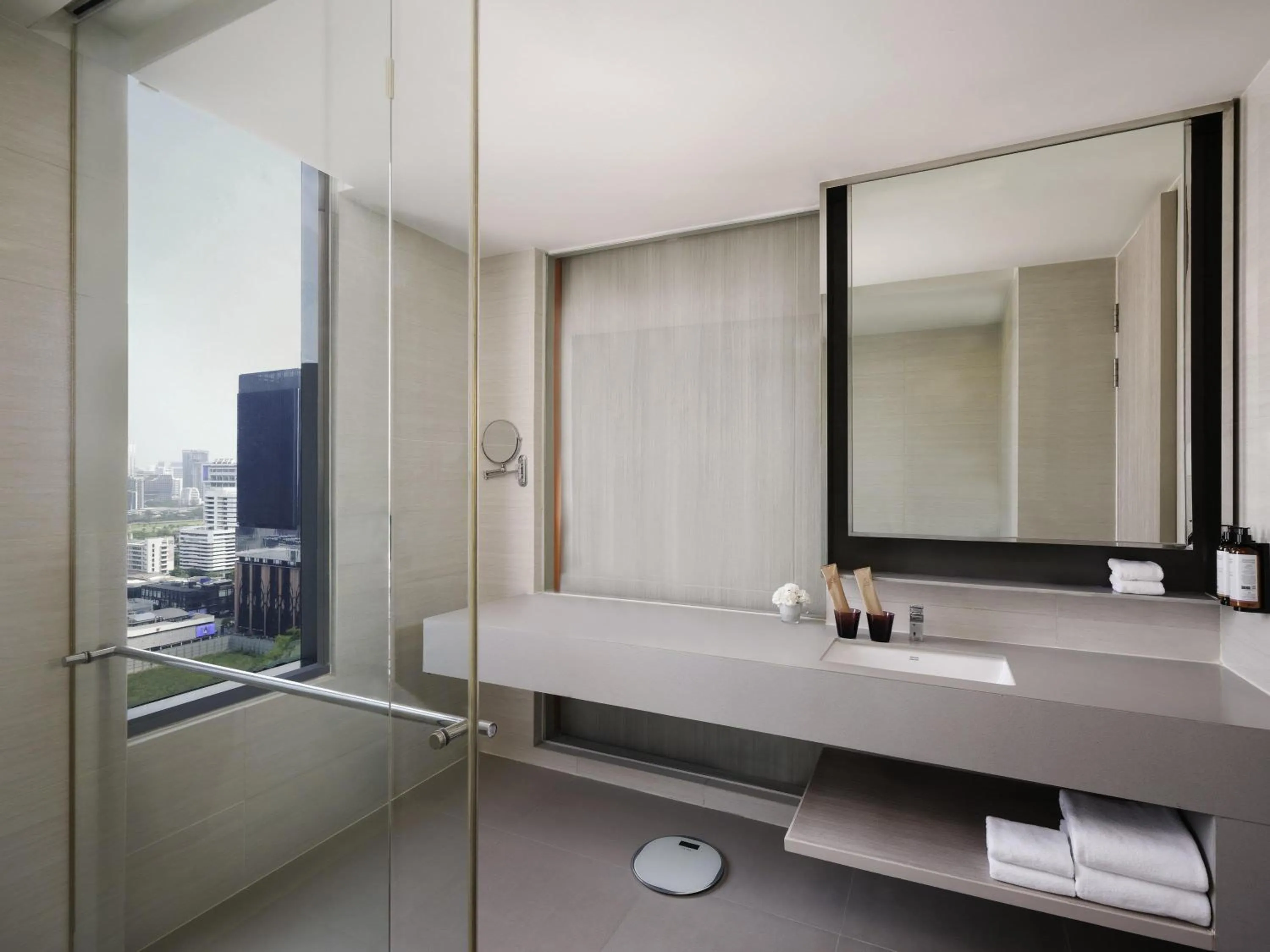 Bedroom in Mercure Bangkok Siam