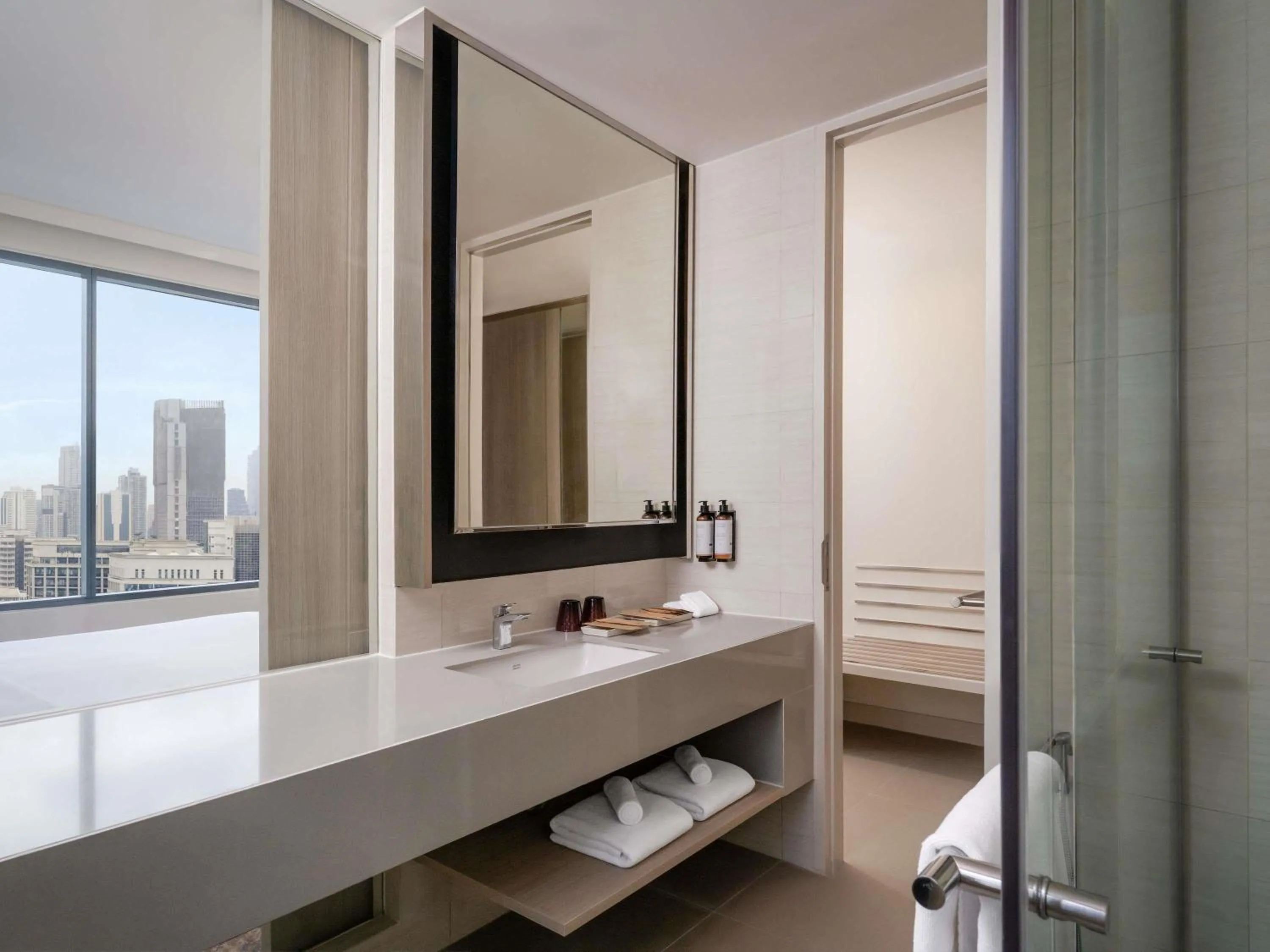 Bedroom in Mercure Bangkok Siam