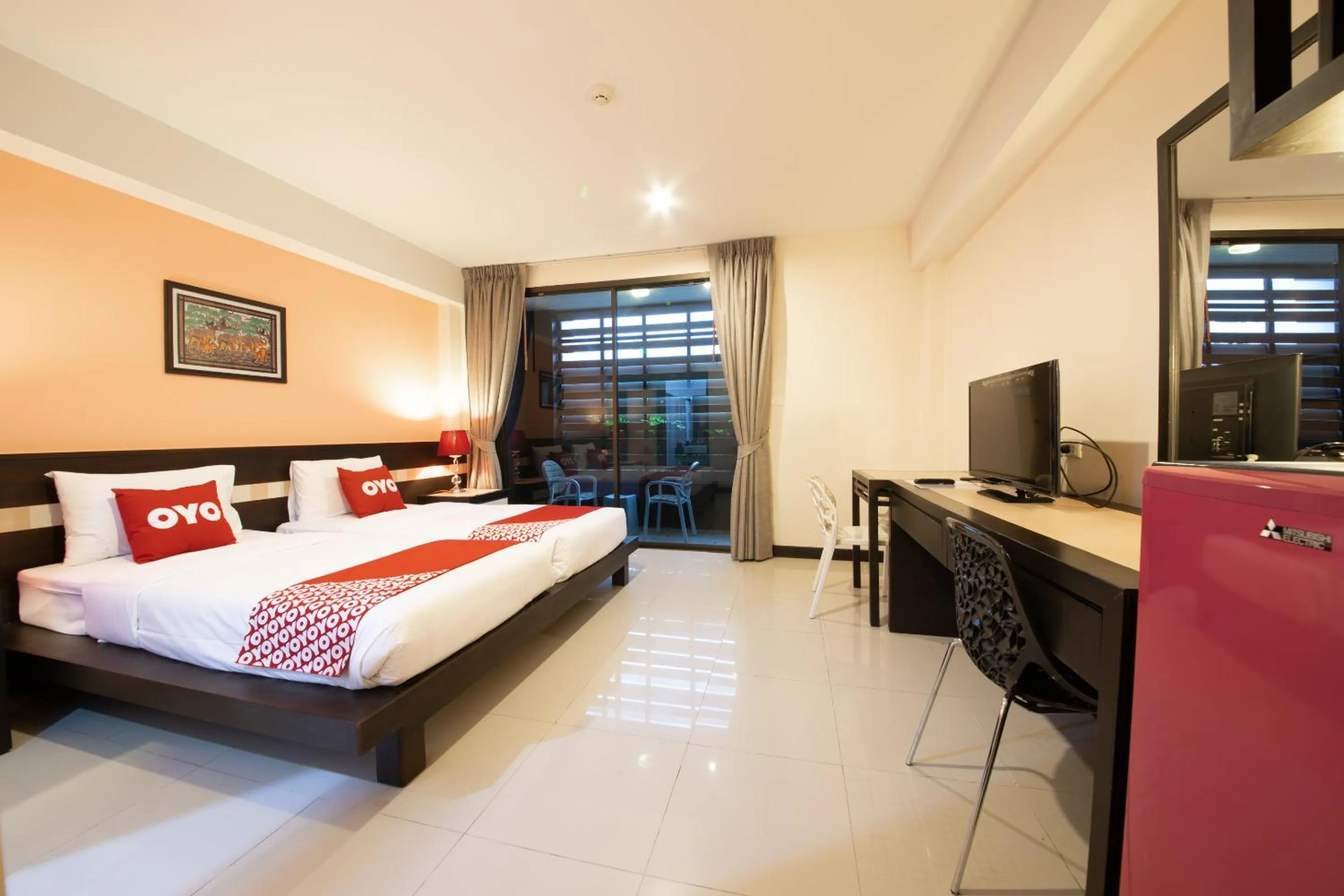 Photo of the whole room in OYO 358 Rattana Residence Thalang