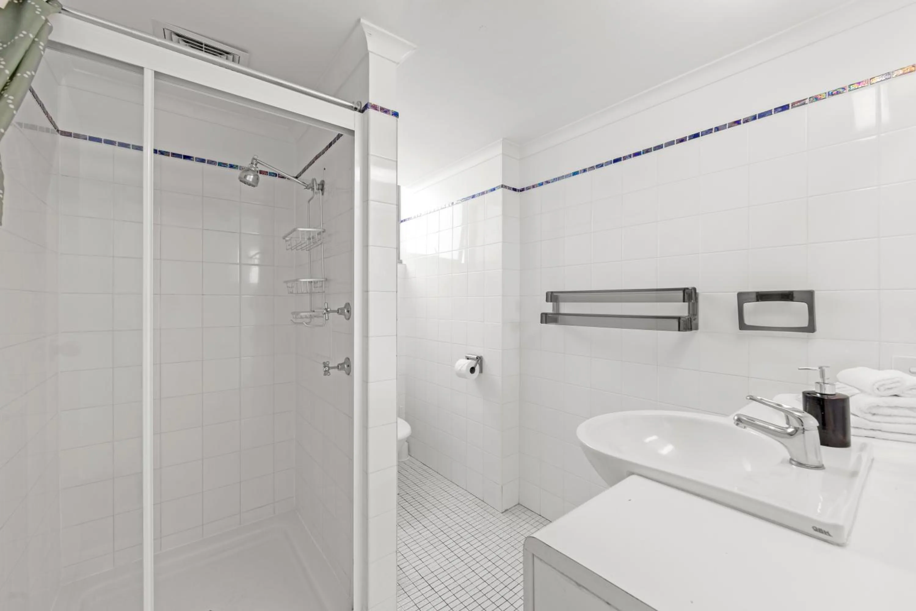Bathroom in Northwind Beachfront Apartments