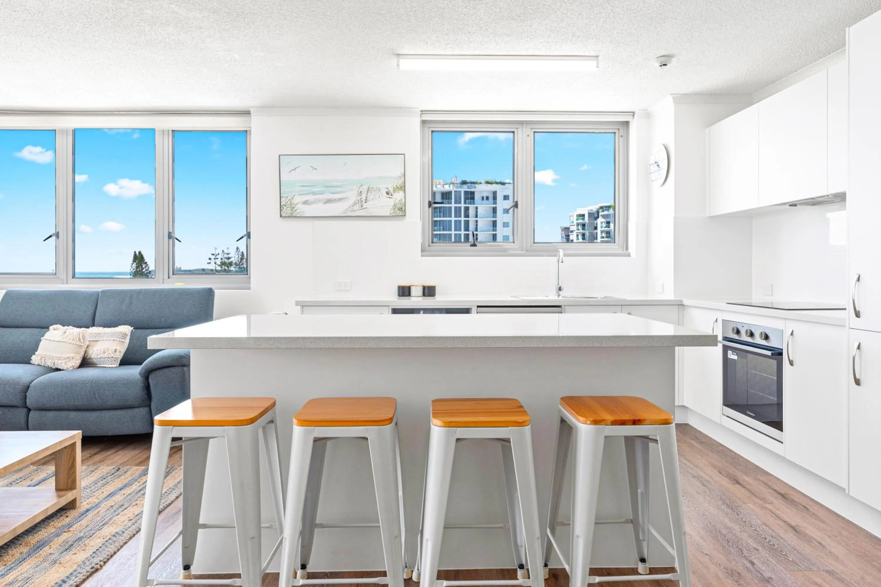 Kitchen or kitchenette in Northwind Beachfront Apartments