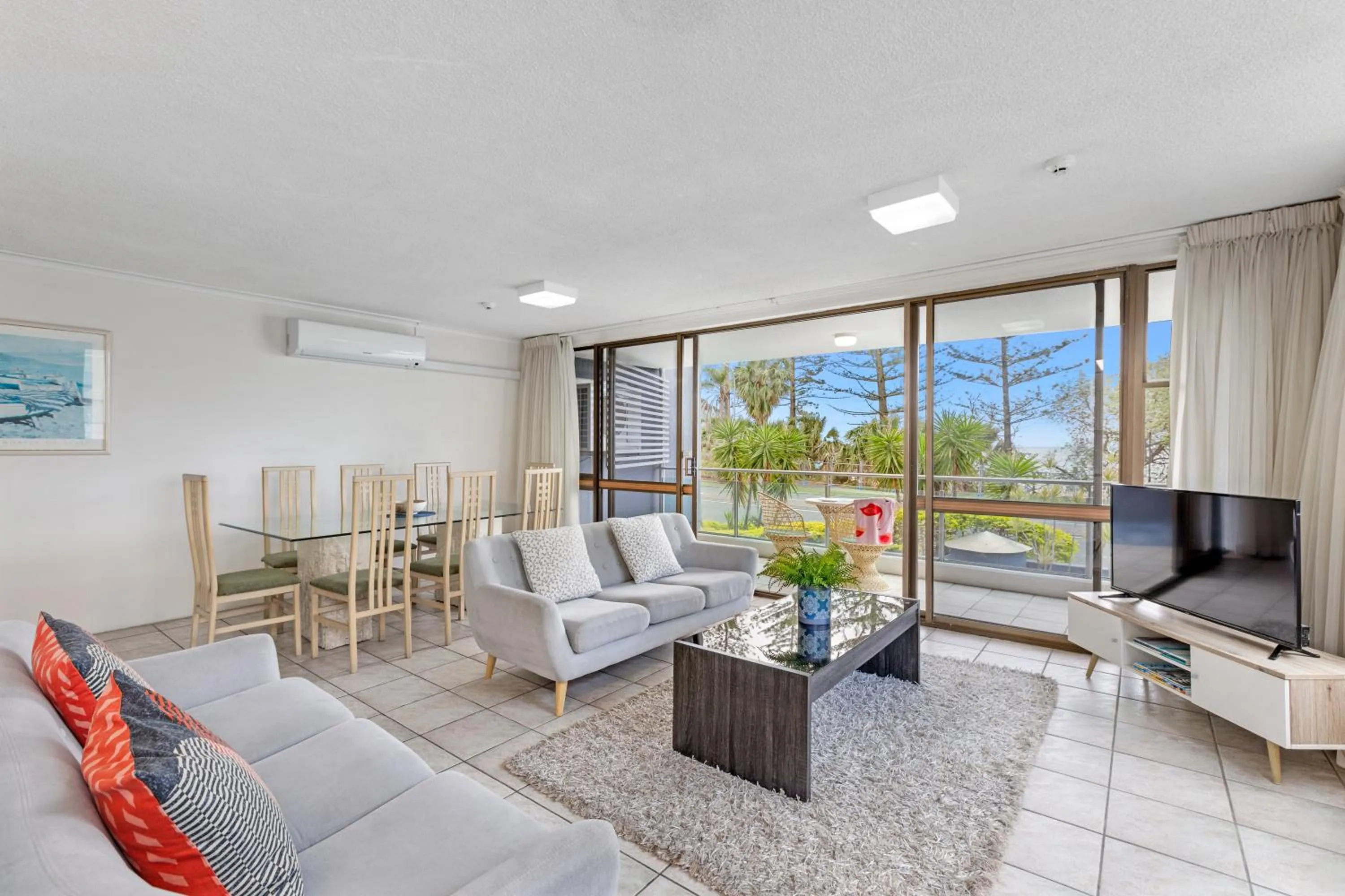 Living room in Northwind Beachfront Apartments