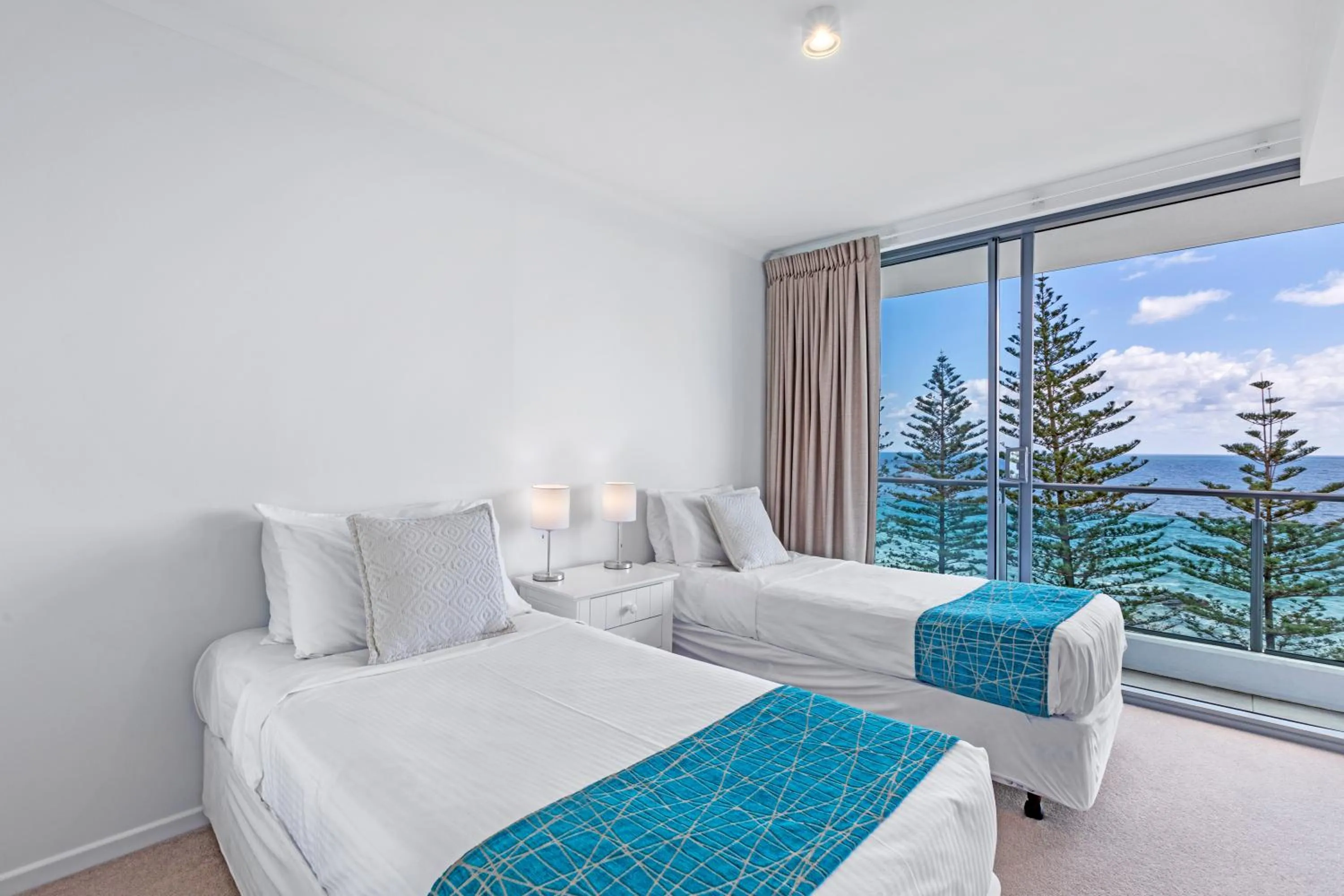 Bedroom, Bed in Northwind Beachfront Apartments