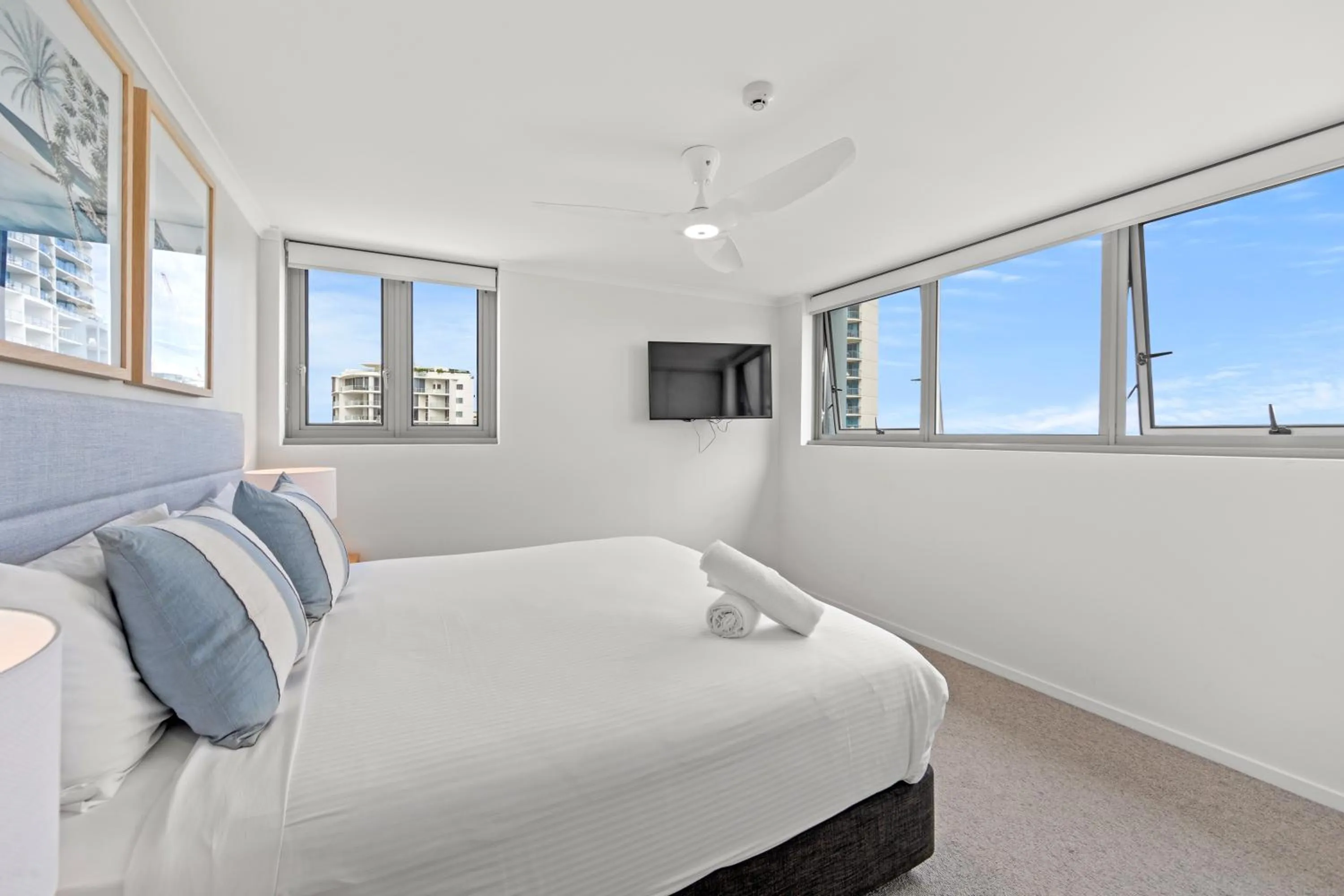 Bed in Northwind Beachfront Apartments