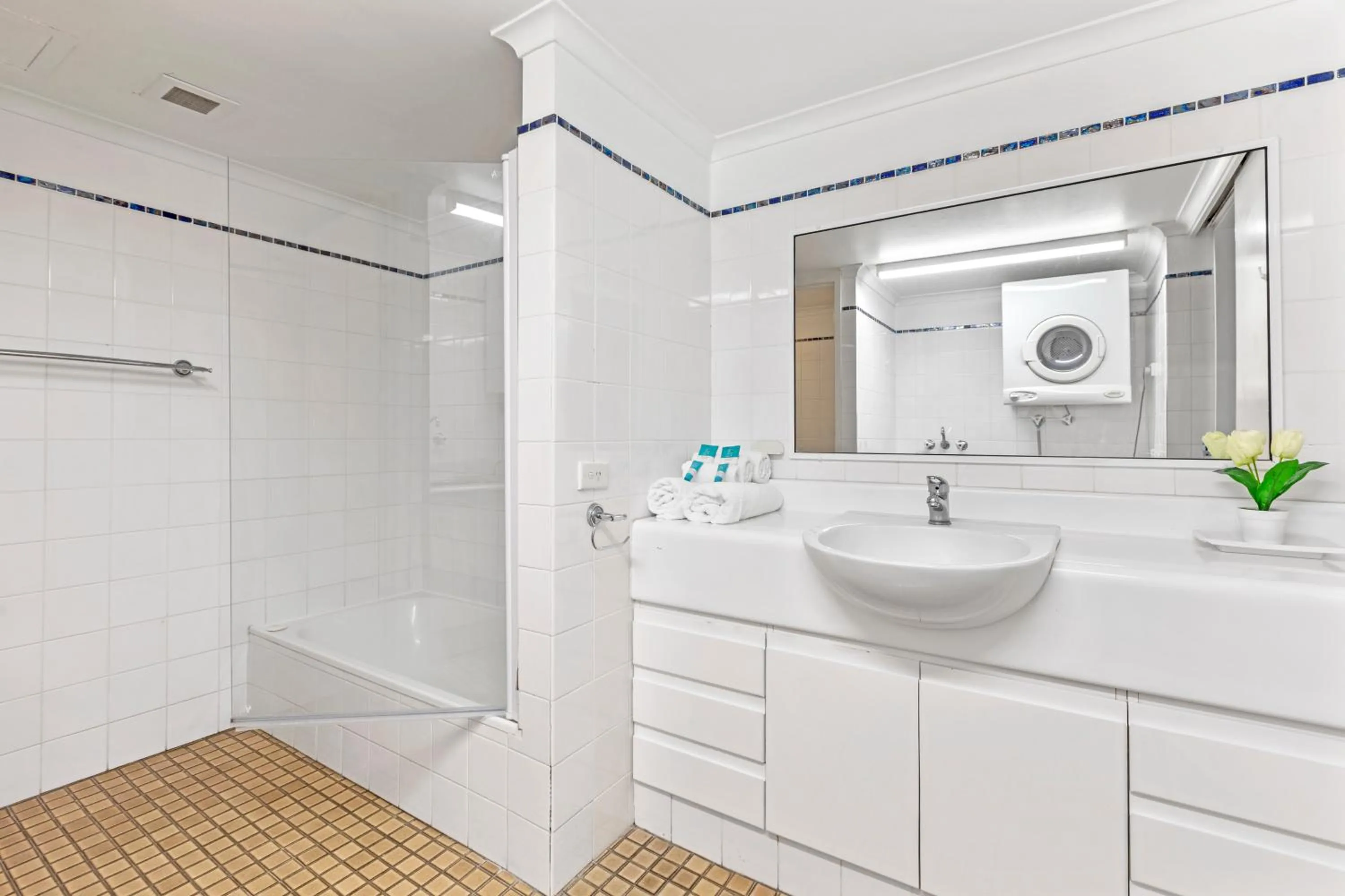 Bathroom in Northwind Beachfront Apartments