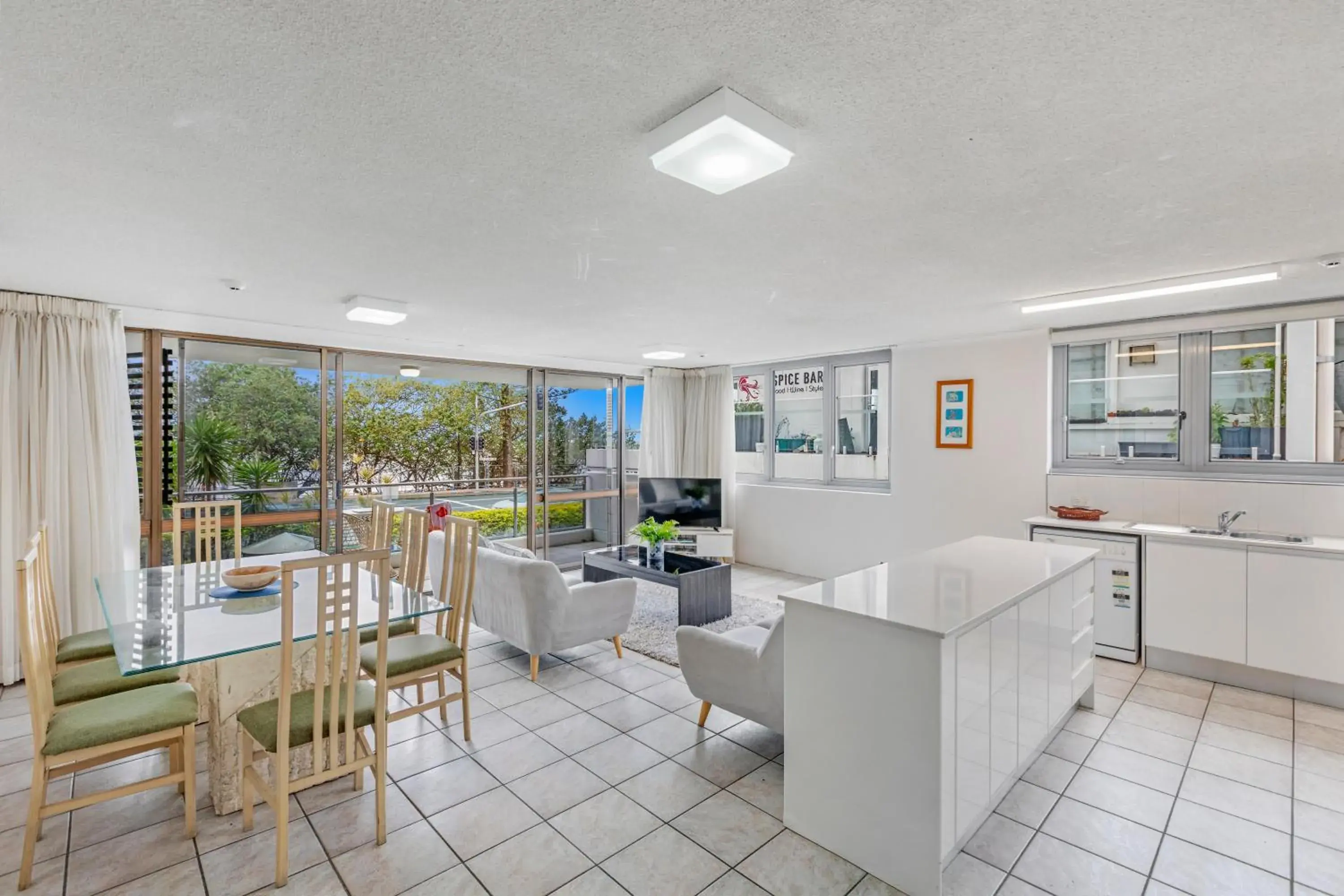 Economy Three Bedroom Apartment in Northwind Beachfront Apartments Economy Three Bedroom Apartment in Northwind Beachfront Apartments