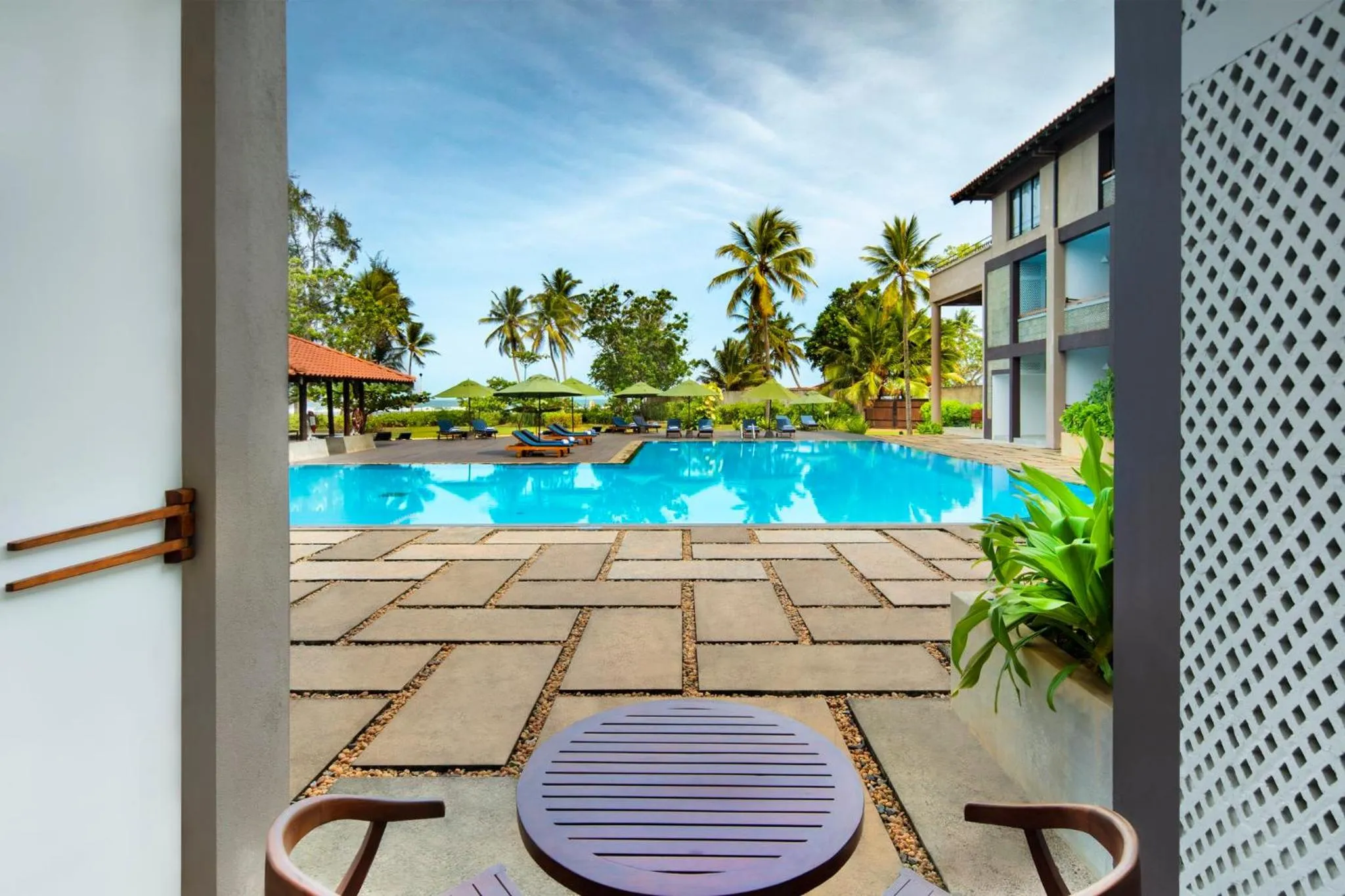 Swimming pool in Cinnamon Bey Beruwala