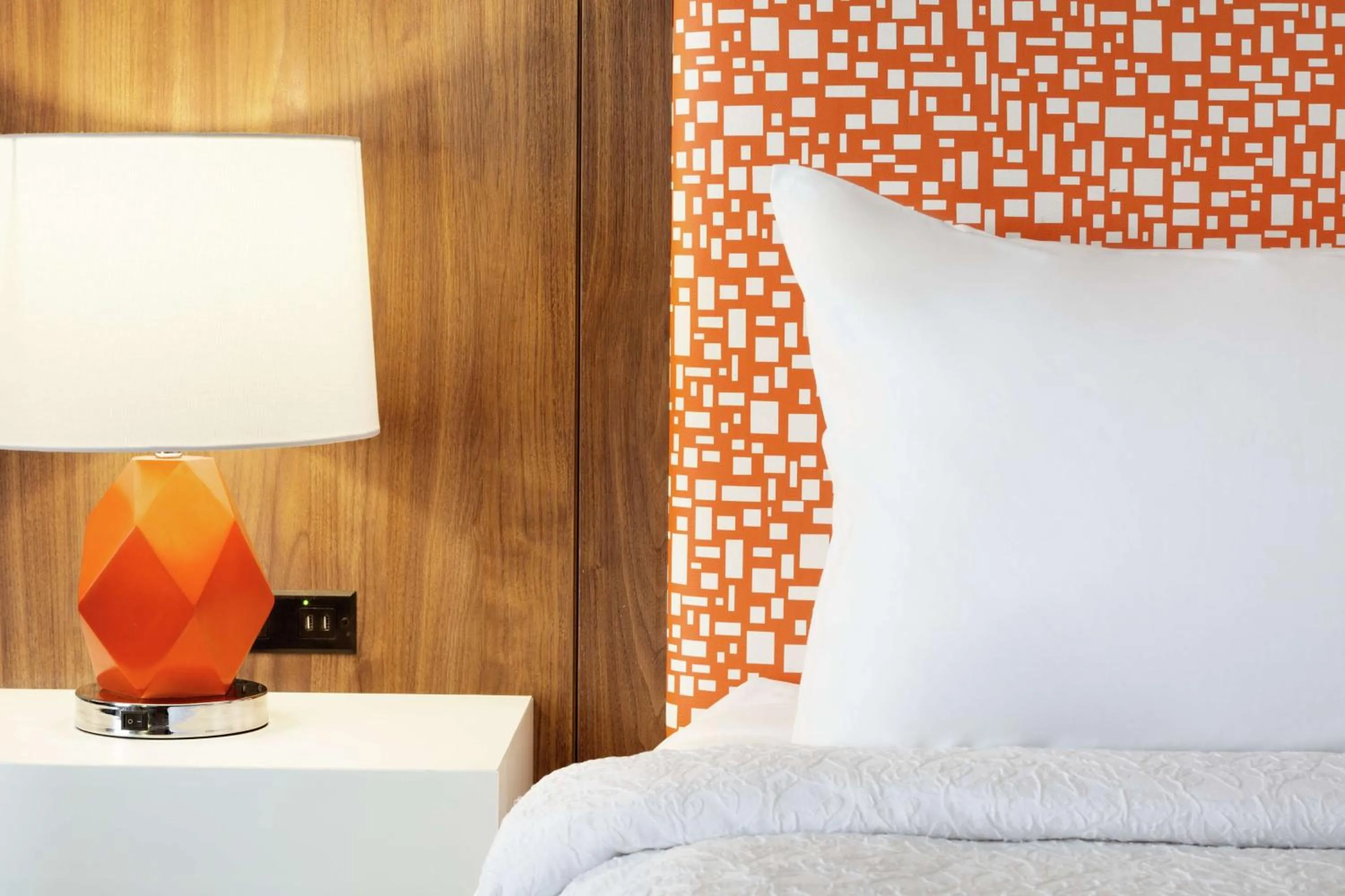 Bed in Hampton Inn & Suites Houston-Cypress Station