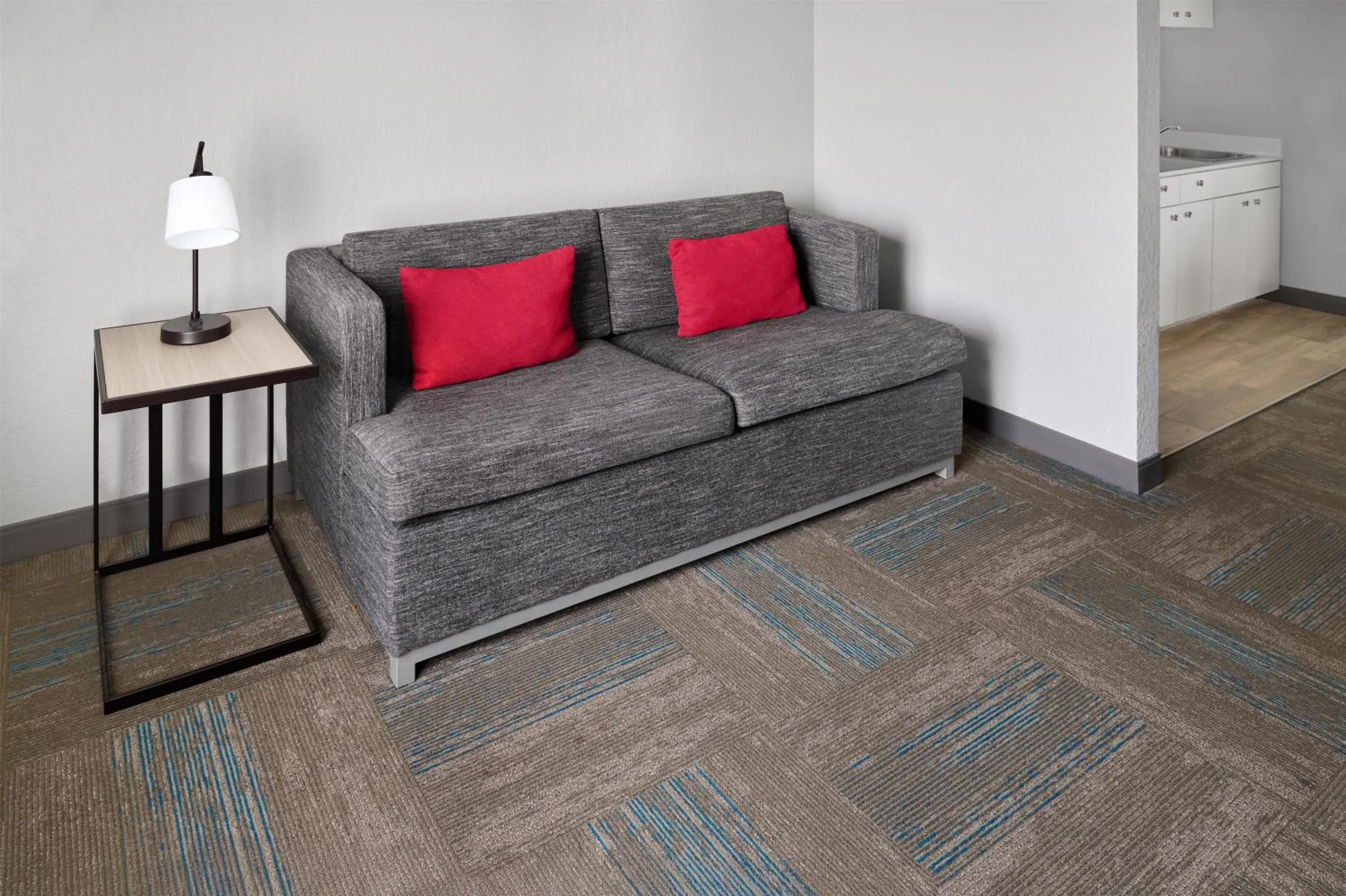 Living room in Hampton Inn Kansas City The Legends