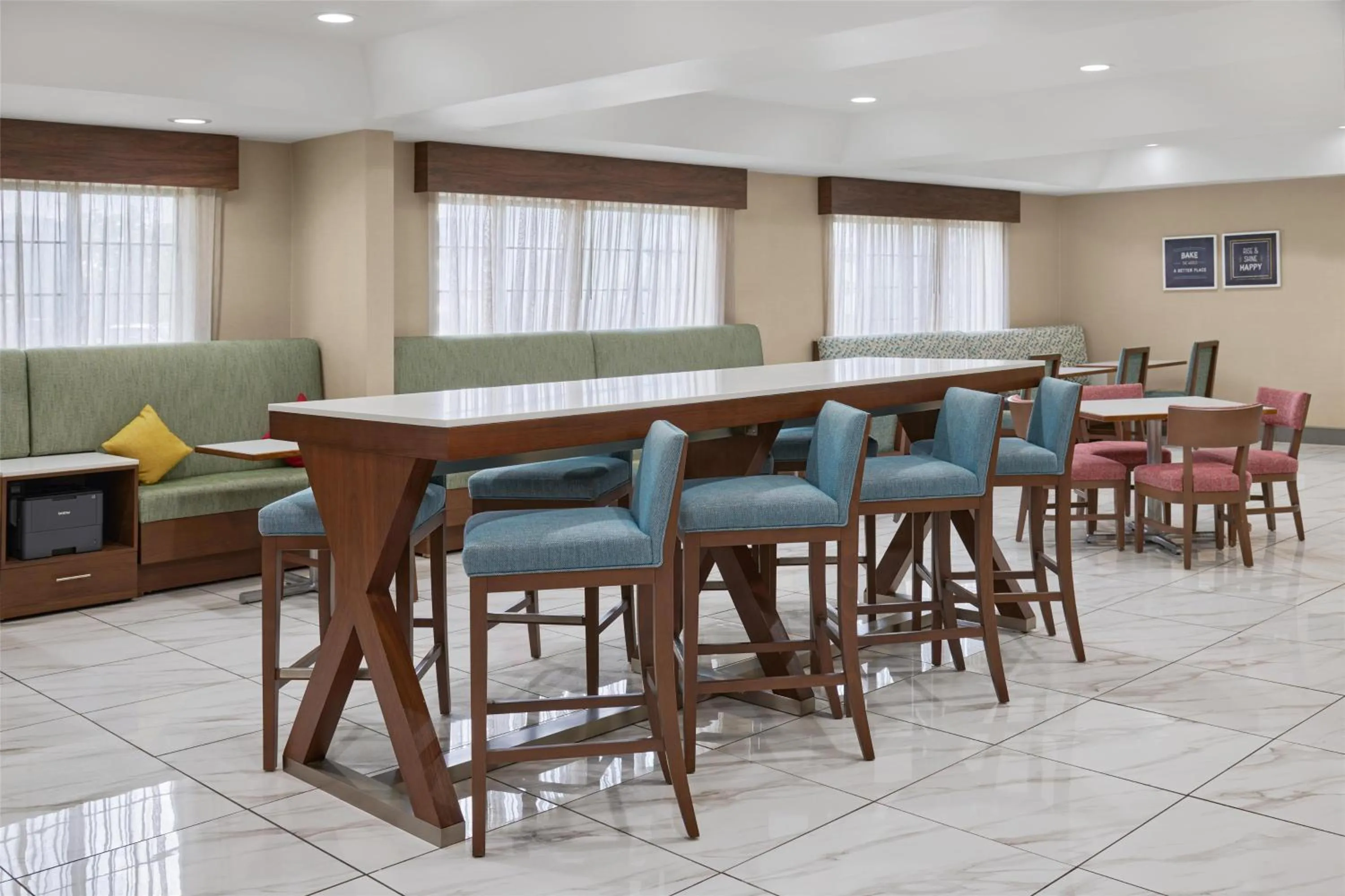 Breakfast in Hampton Inn Kansas City The Legends