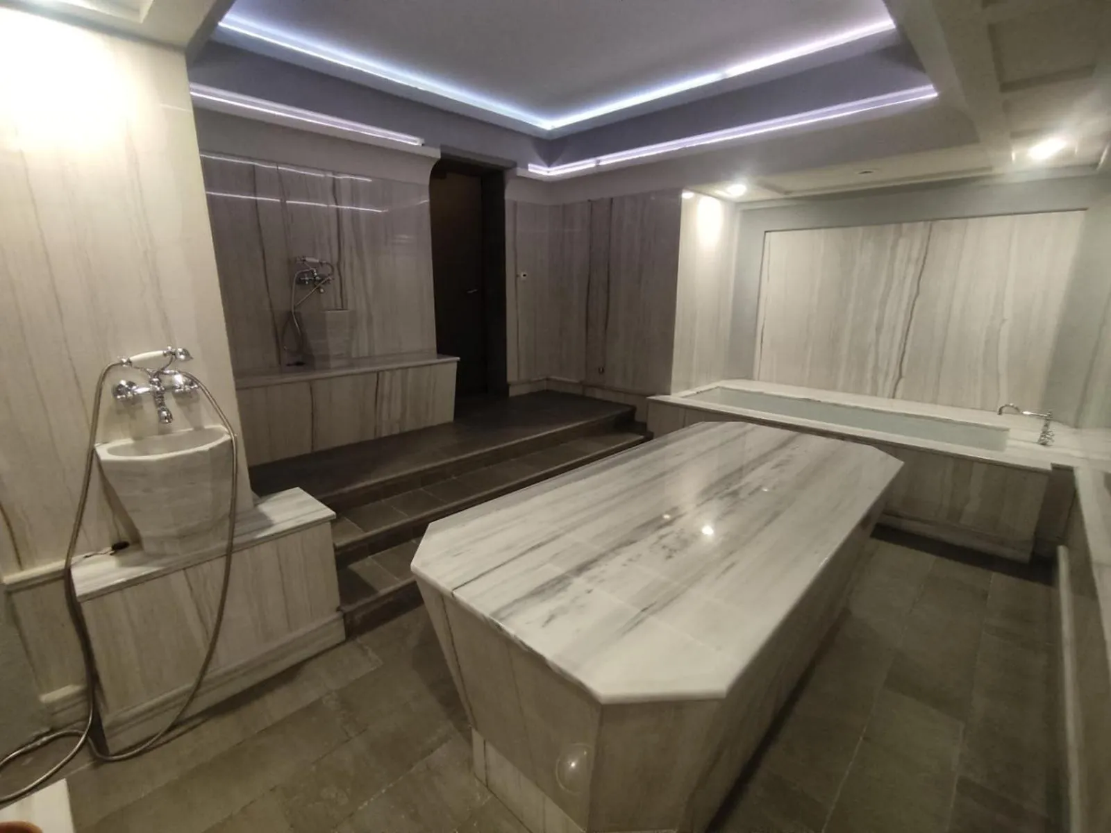 Massage in 7 Pools SPA Boutique Hotel