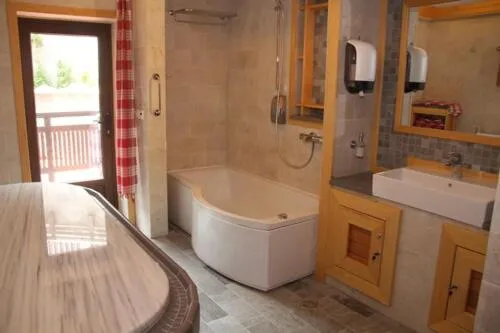 Massage in 7 Pools SPA Boutique Hotel