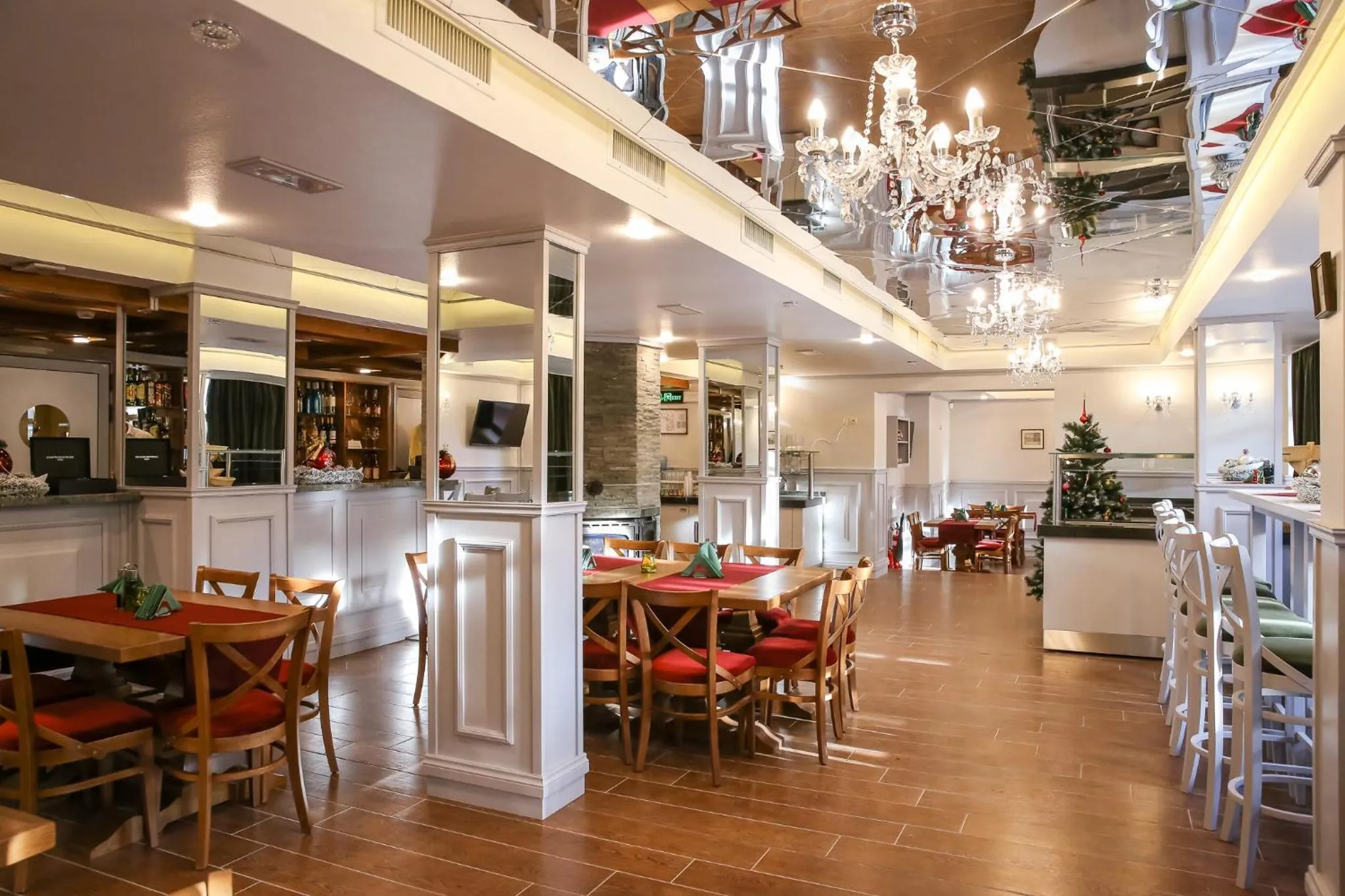 Restaurant/places to eat in 7 Pools SPA Boutique Hotel