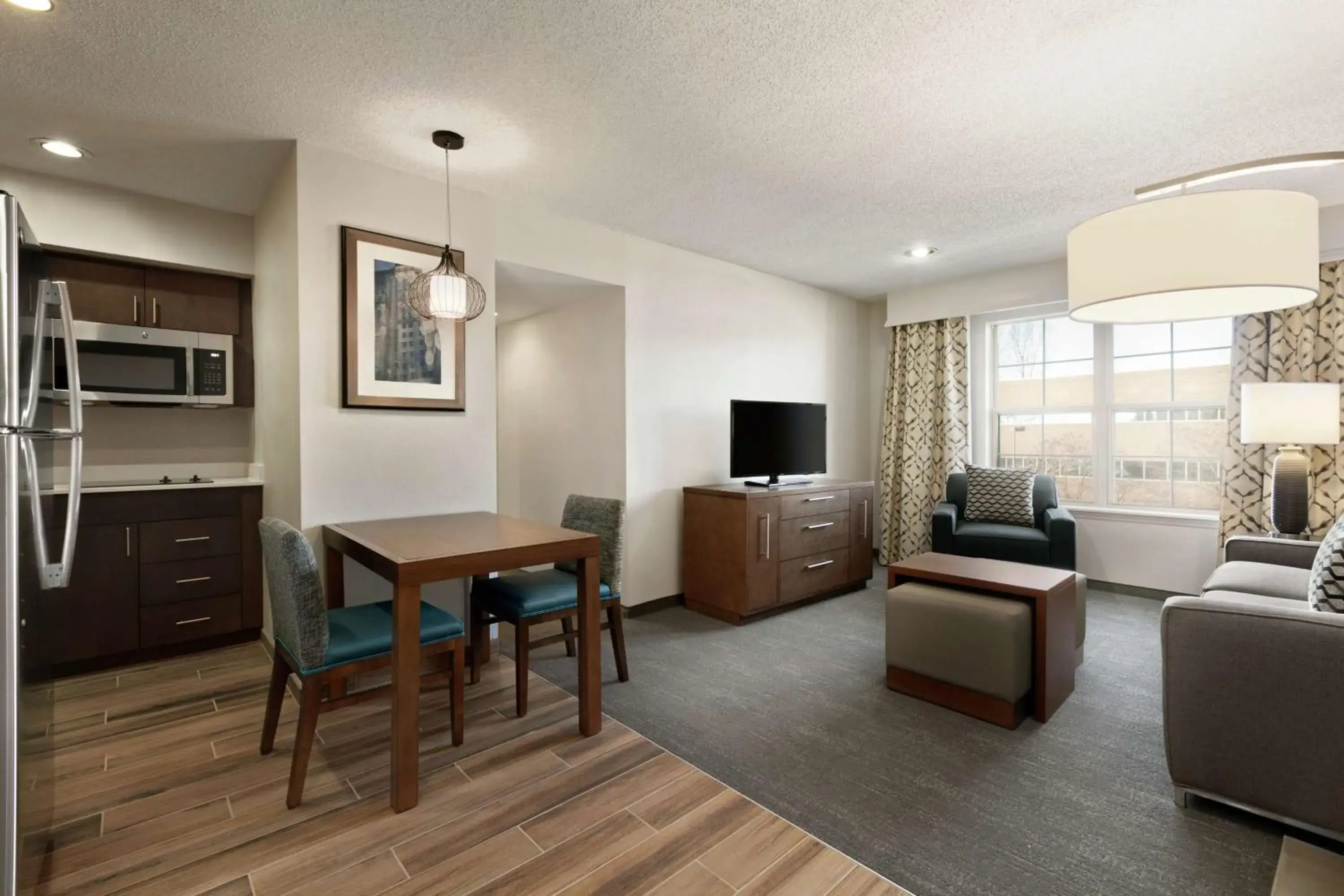 One-Bedroom King Suite - Non-Smoking in Homewood Suites by Hilton Kansas City Airport One-Bedroom King Suite - Non-Smoking in Homewood Suites by Hilton Kansas City Airport