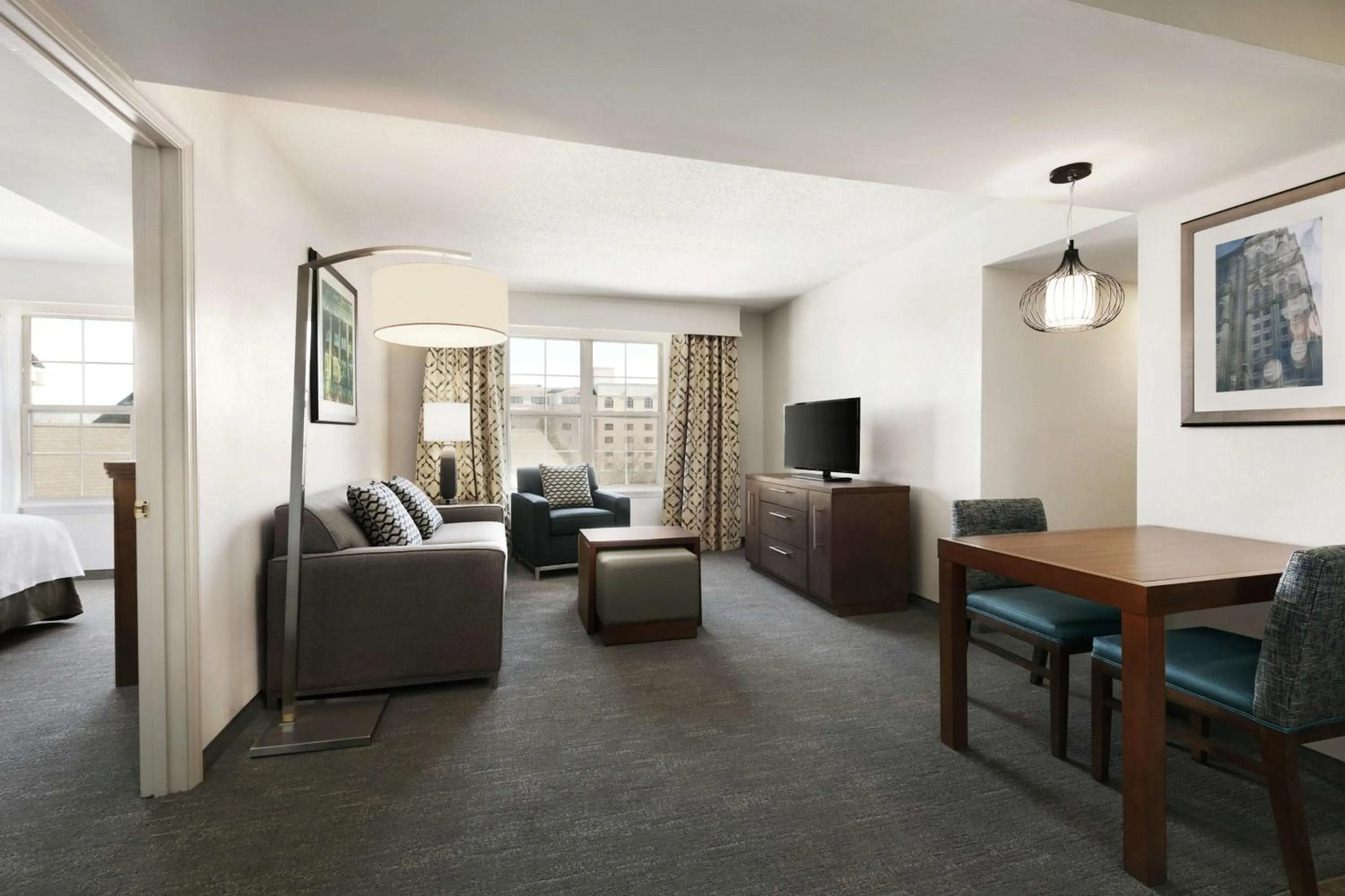 Living room in Homewood Suites by Hilton Kansas City Airport